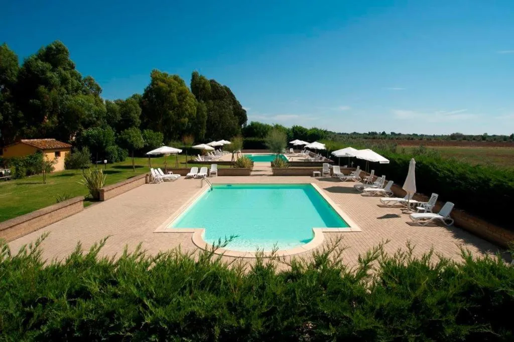 Swimming pool in Agriturismo Le Pescine