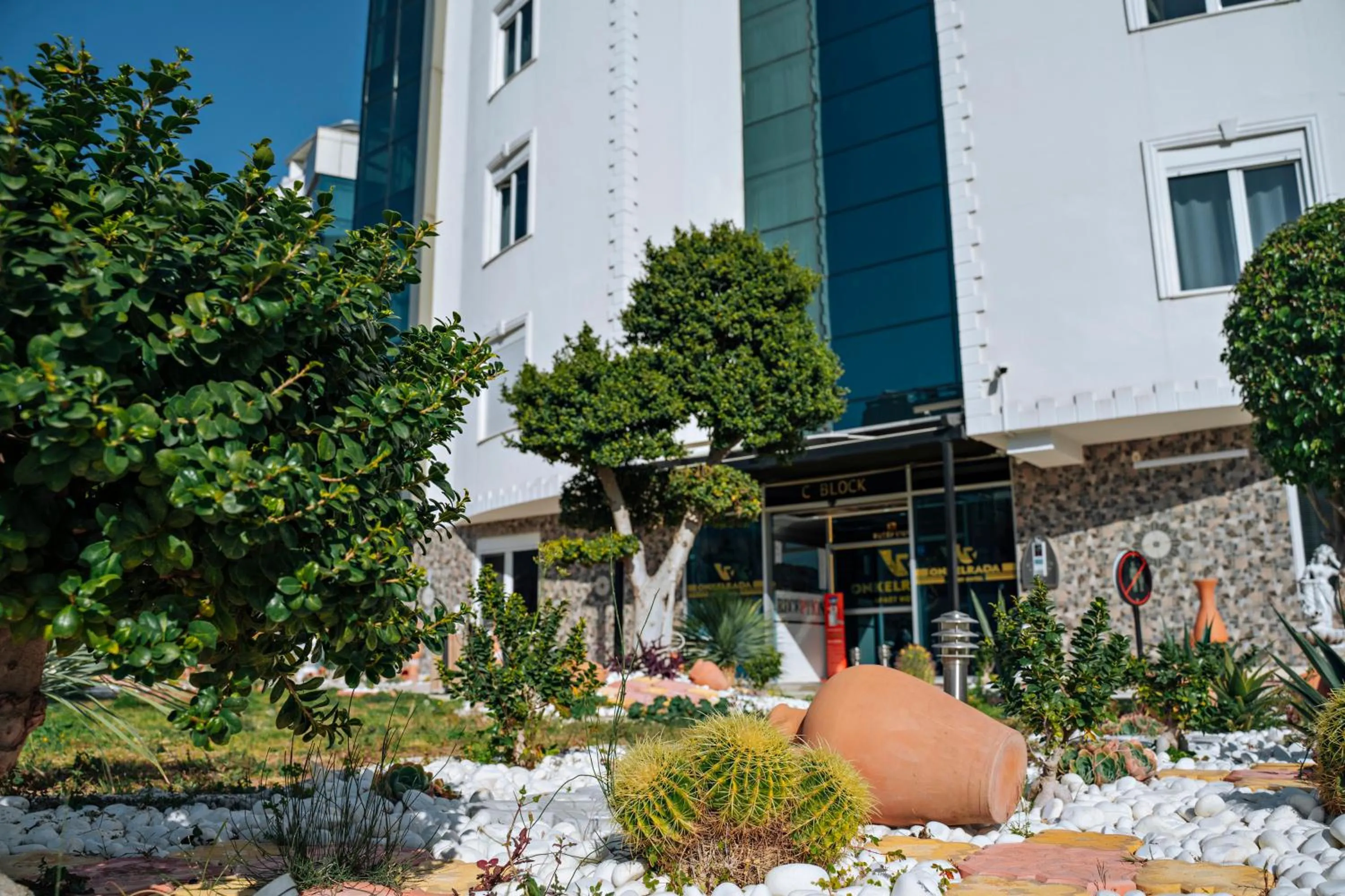 Property building in Onkel Rada Apart Hotel