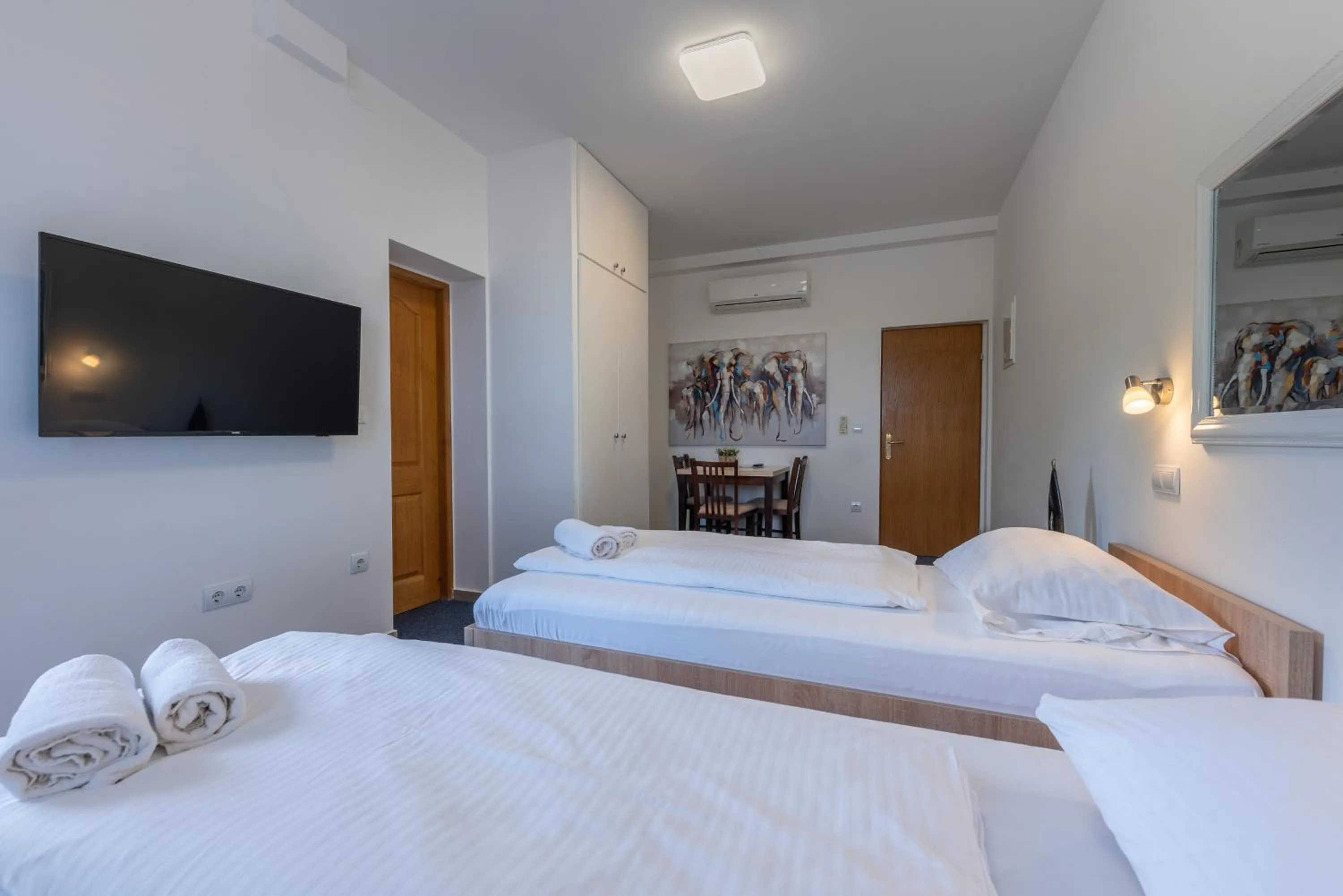 Photo of the whole room, Bed in Aparthotel Plat