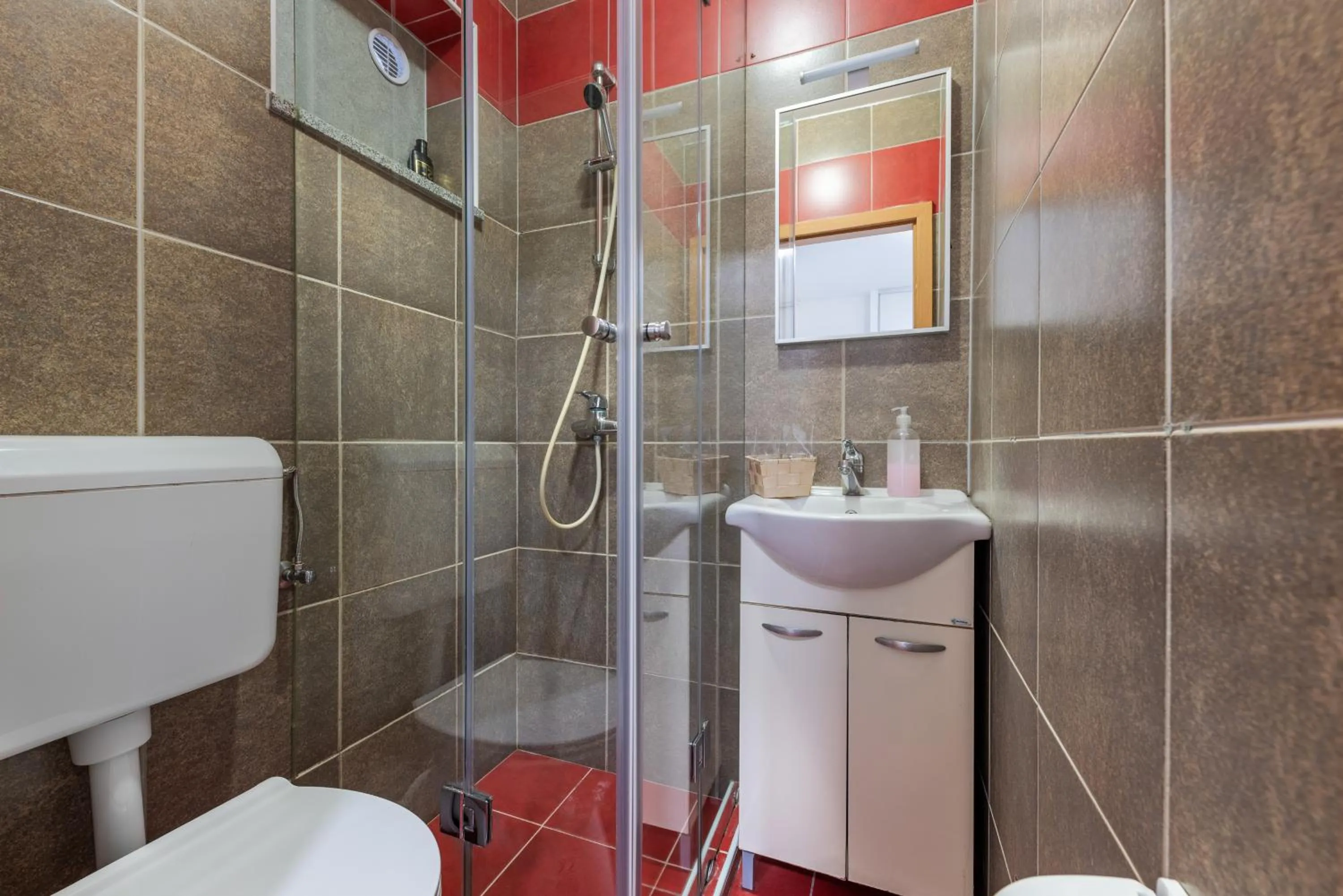 Bathroom in Aparthotel Plat