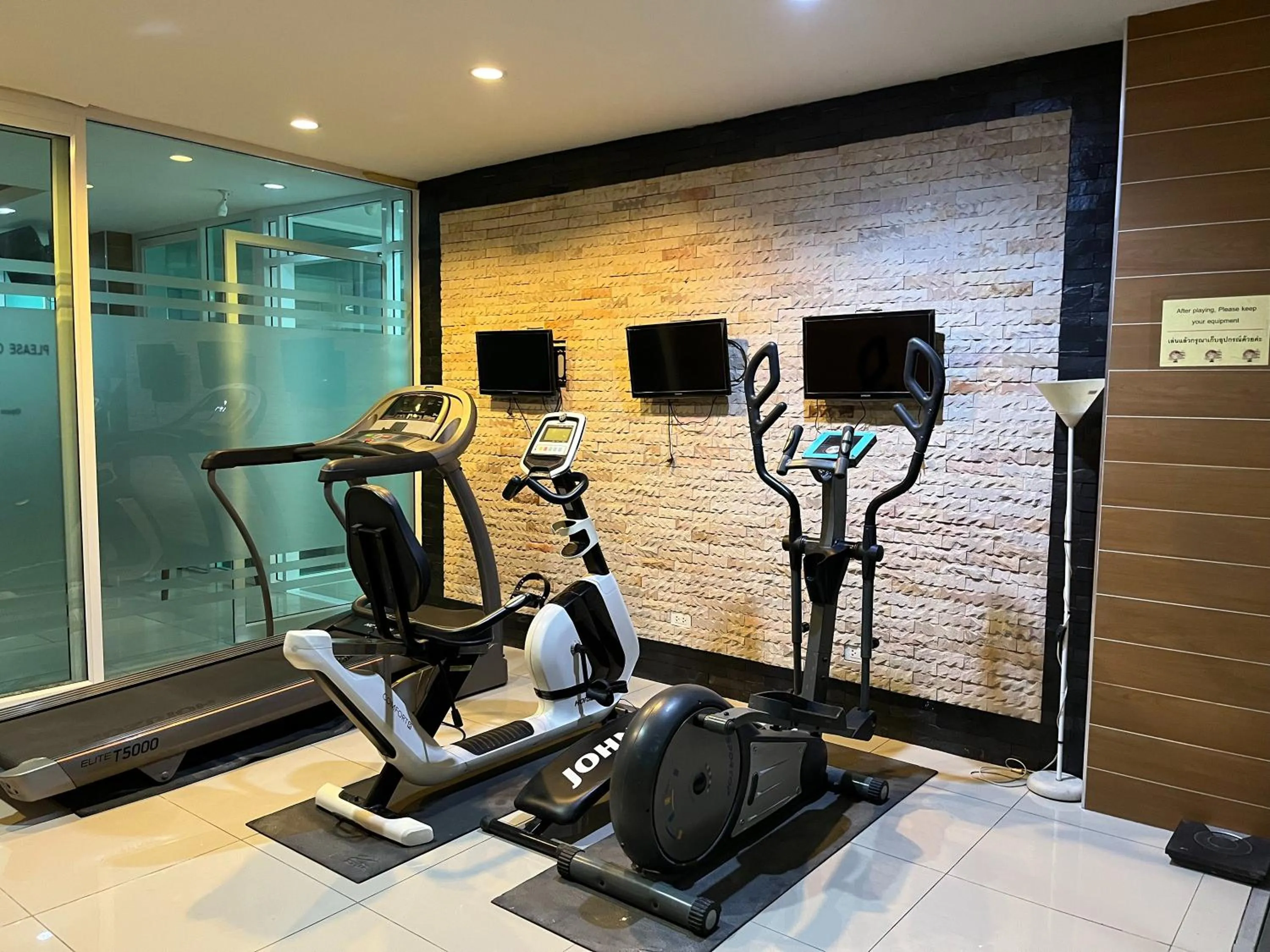 Fitness centre/facilities in OSHO Lover's