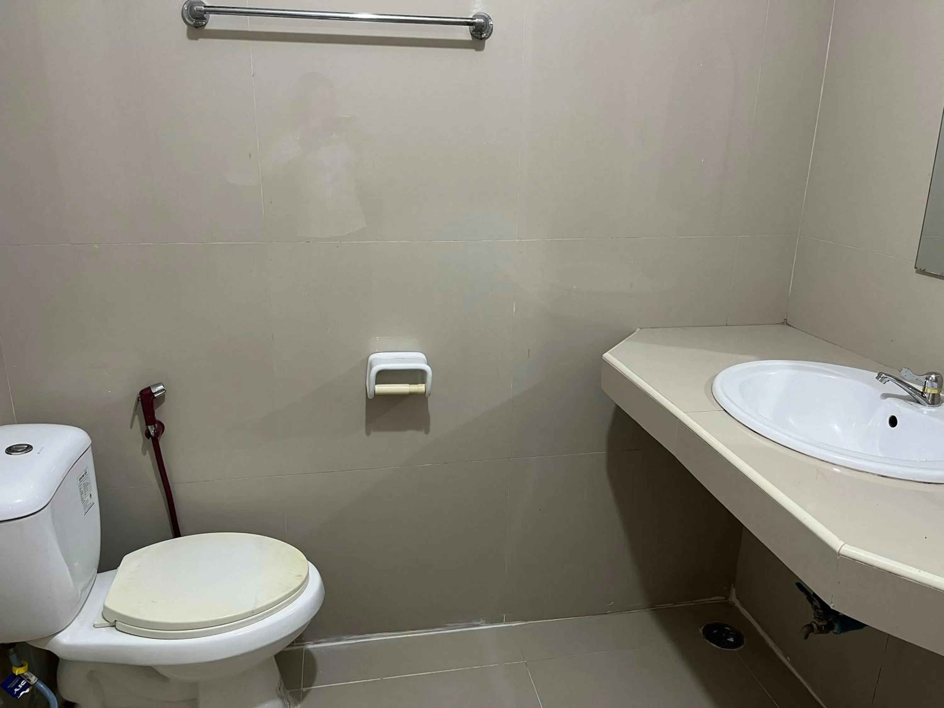 Bathroom in OSHO Lover's