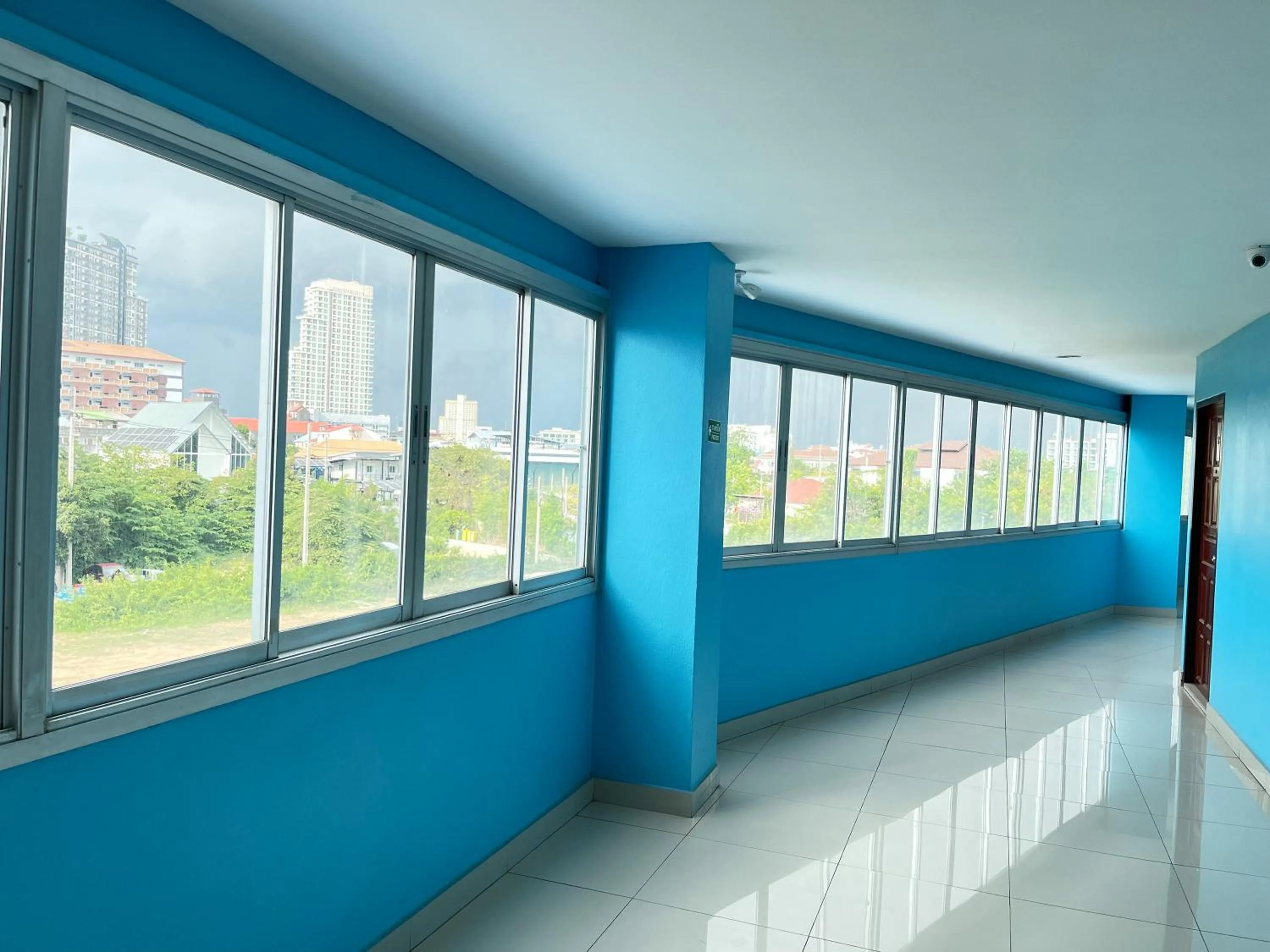 Area and facilities in OSHO Lover's