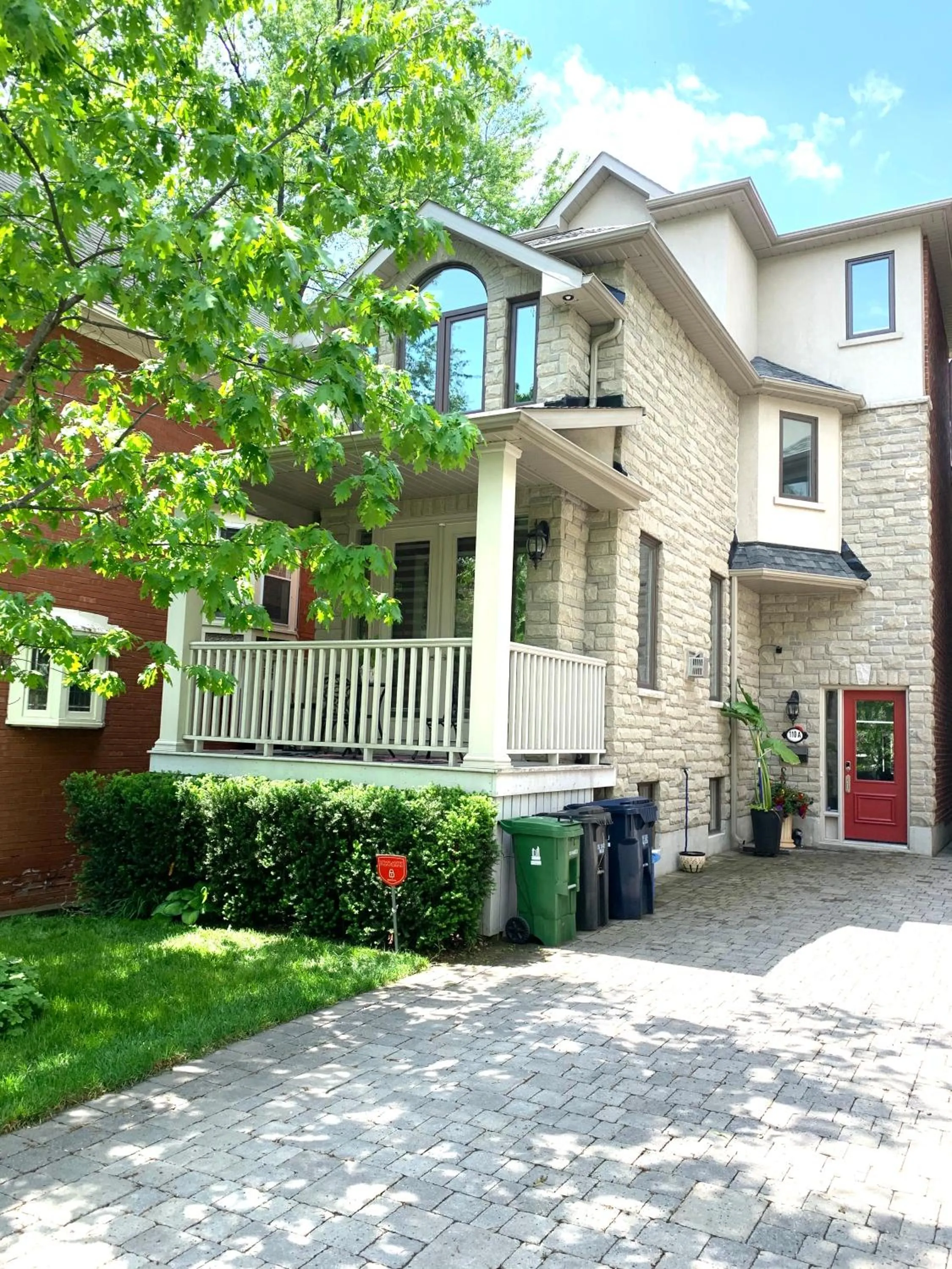 Property building in Luxury Home - Upper Toronto Beaches