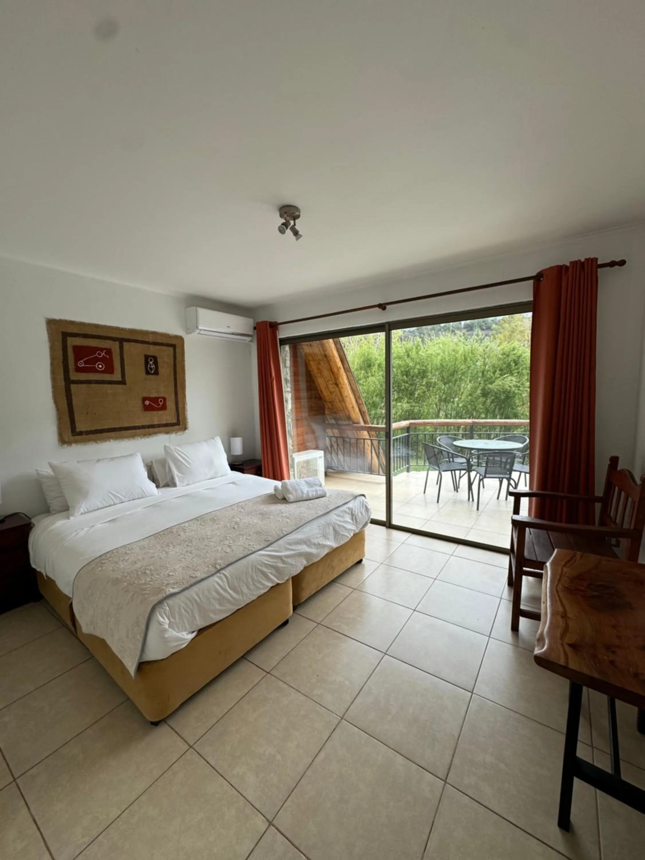 Bed in San Francisco Lodge