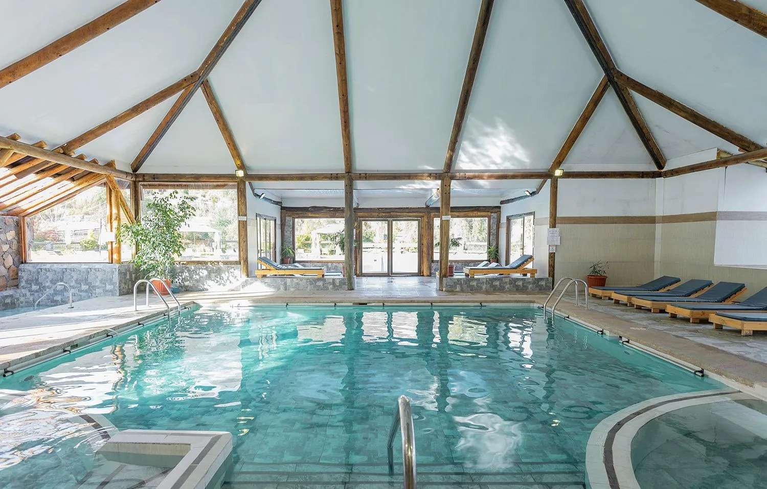 Swimming pool in San Francisco Lodge