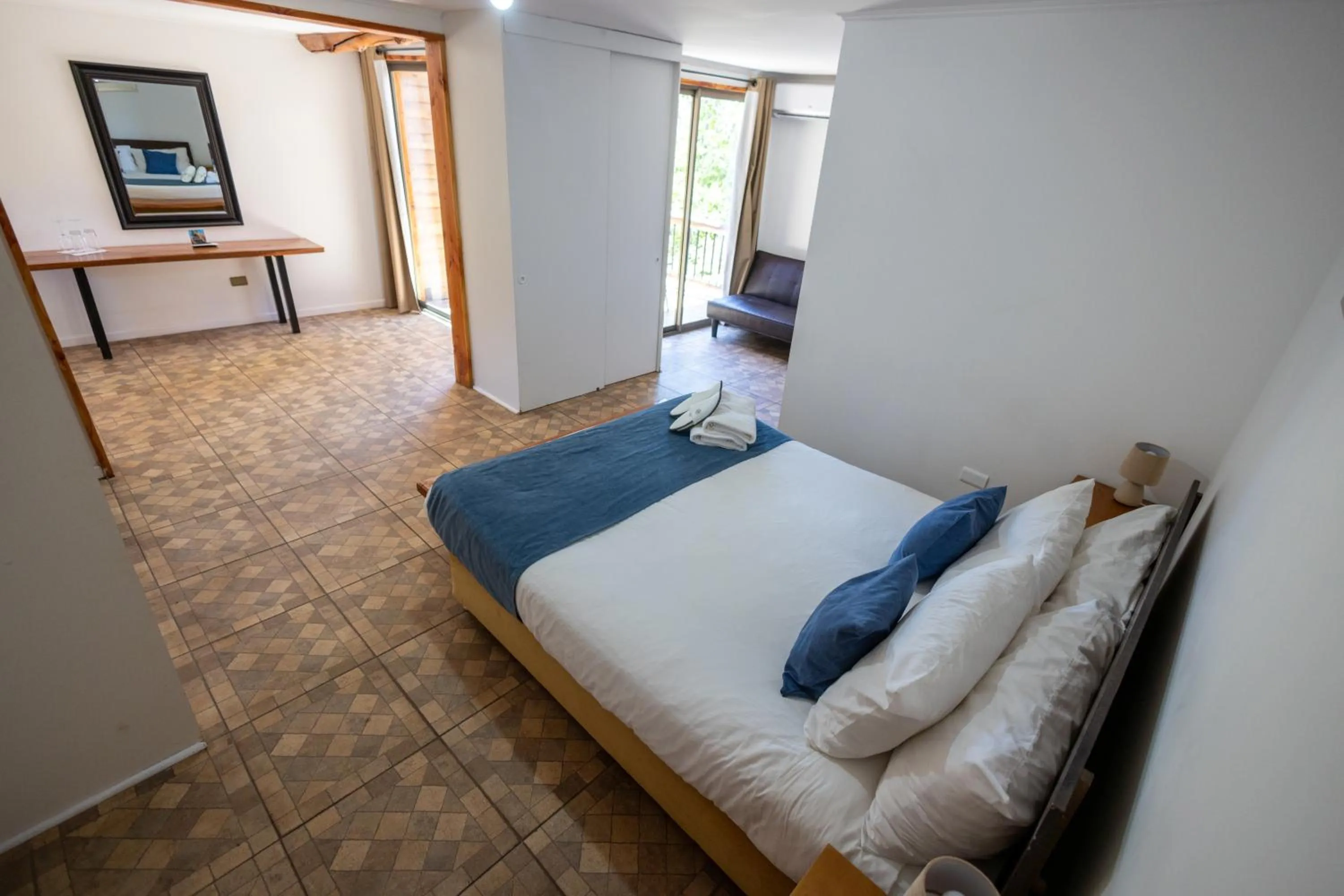 Bed in San Francisco Lodge