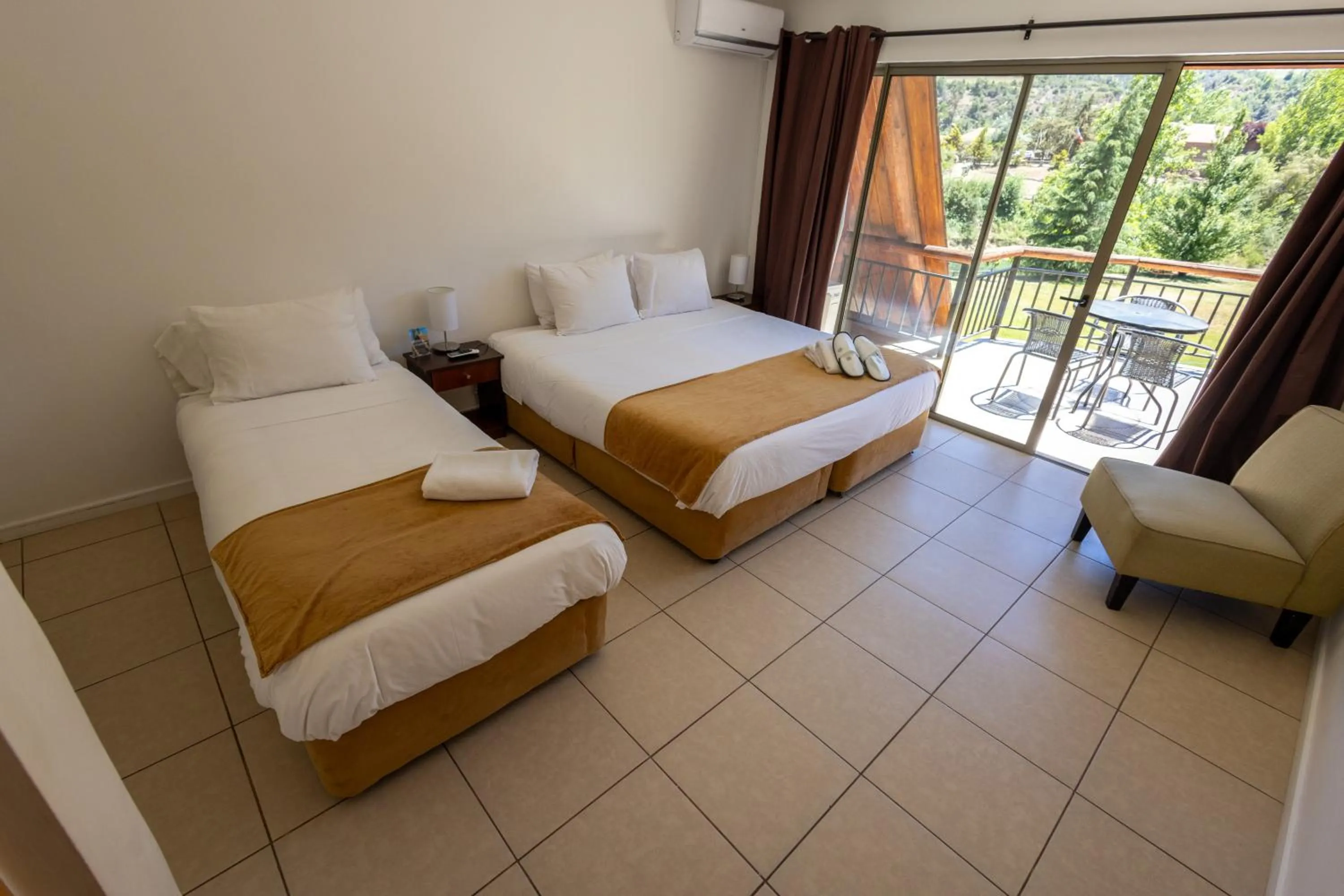 Bed in San Francisco Lodge