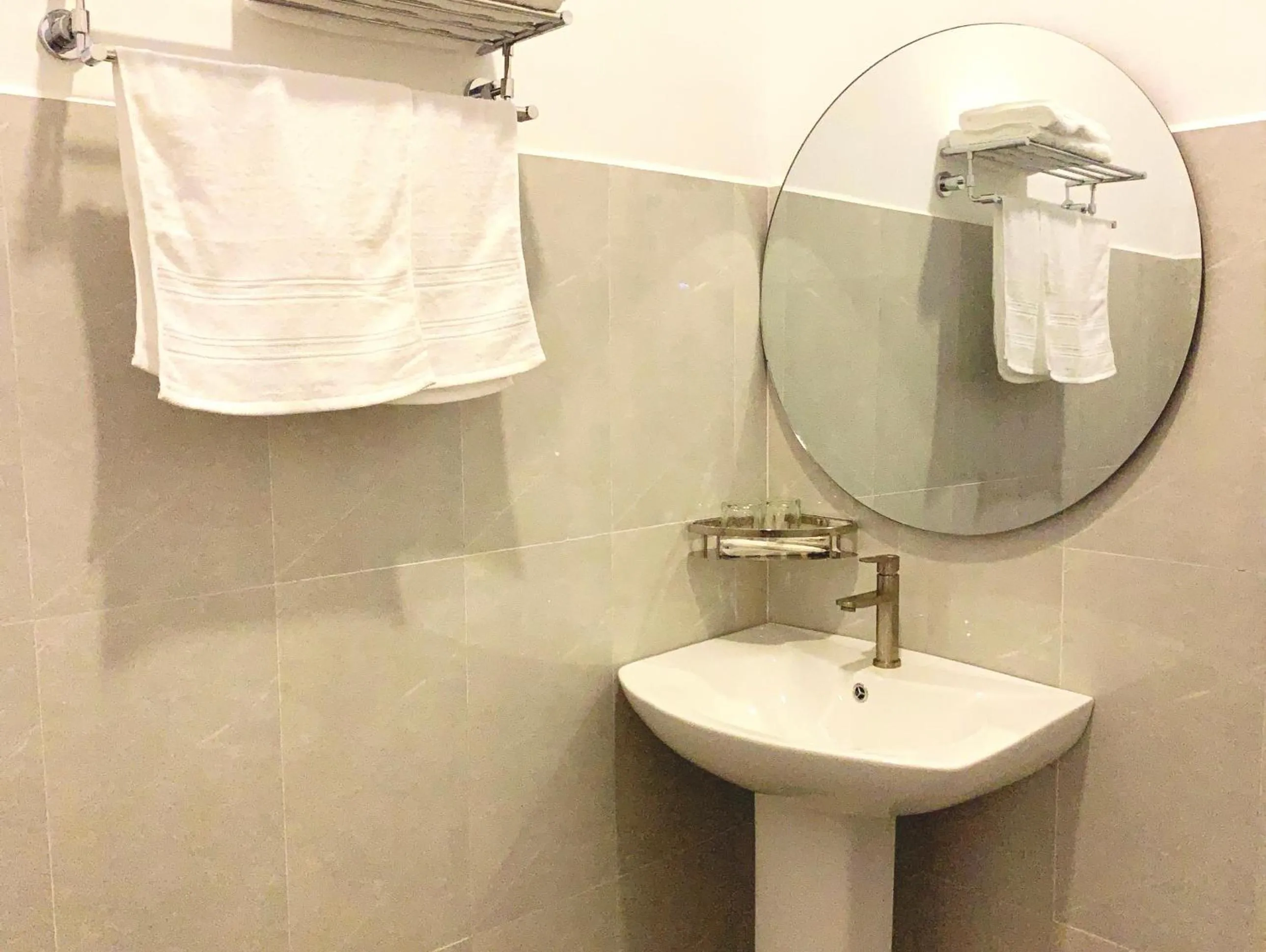 Bathroom in Kampot Orkide Boutique