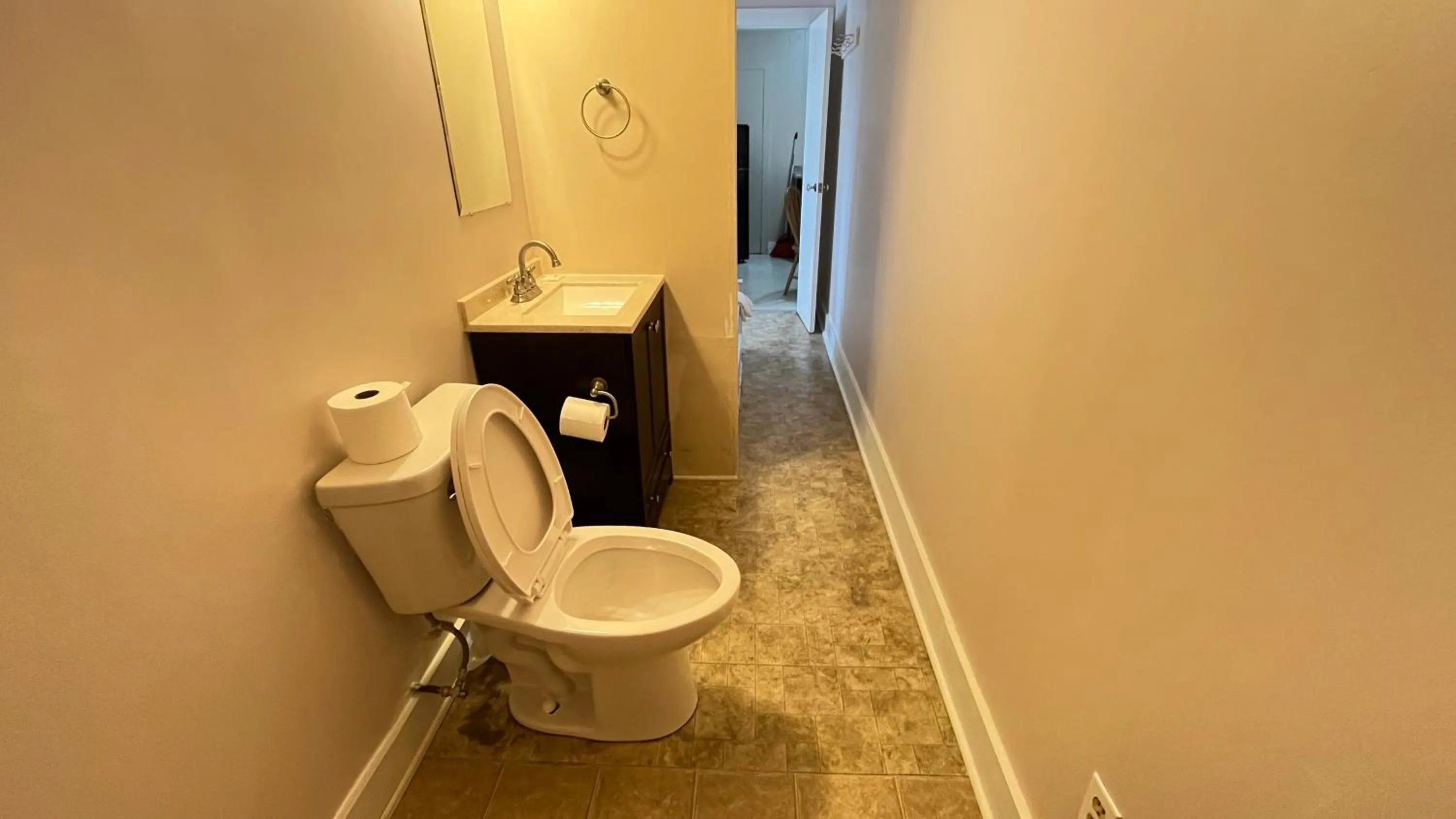 Admiral's Quay Motel & Suites