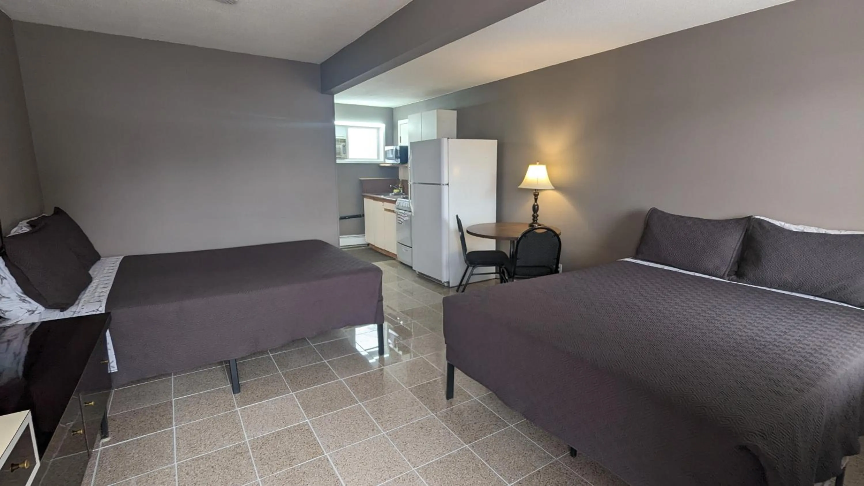 Bed in Deerview Lodge & Cabins - Princeton BC