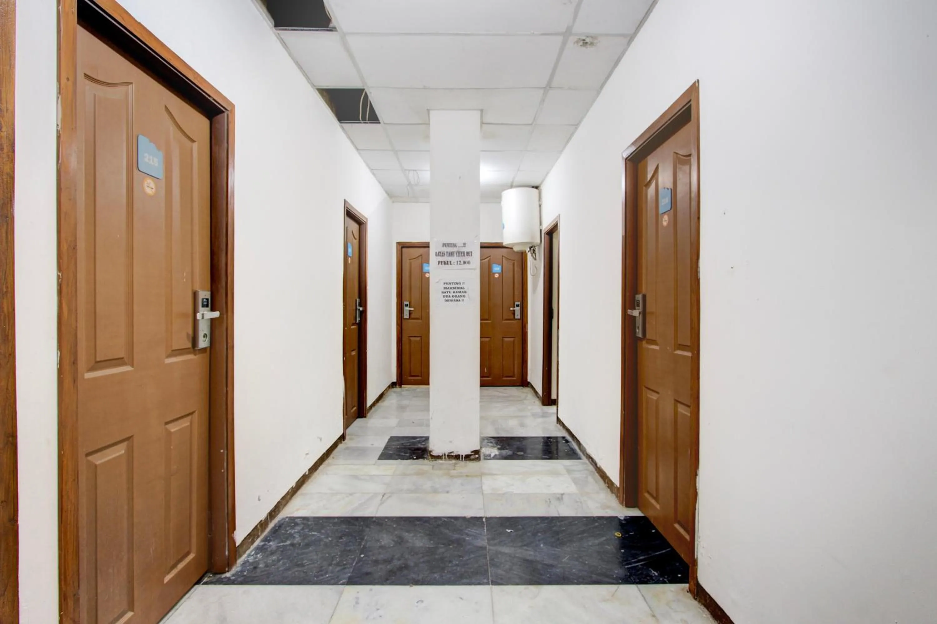 Lobby or reception in Hotel O Semarang near Kota Lama Semarang formerly Kamarkoe Residence