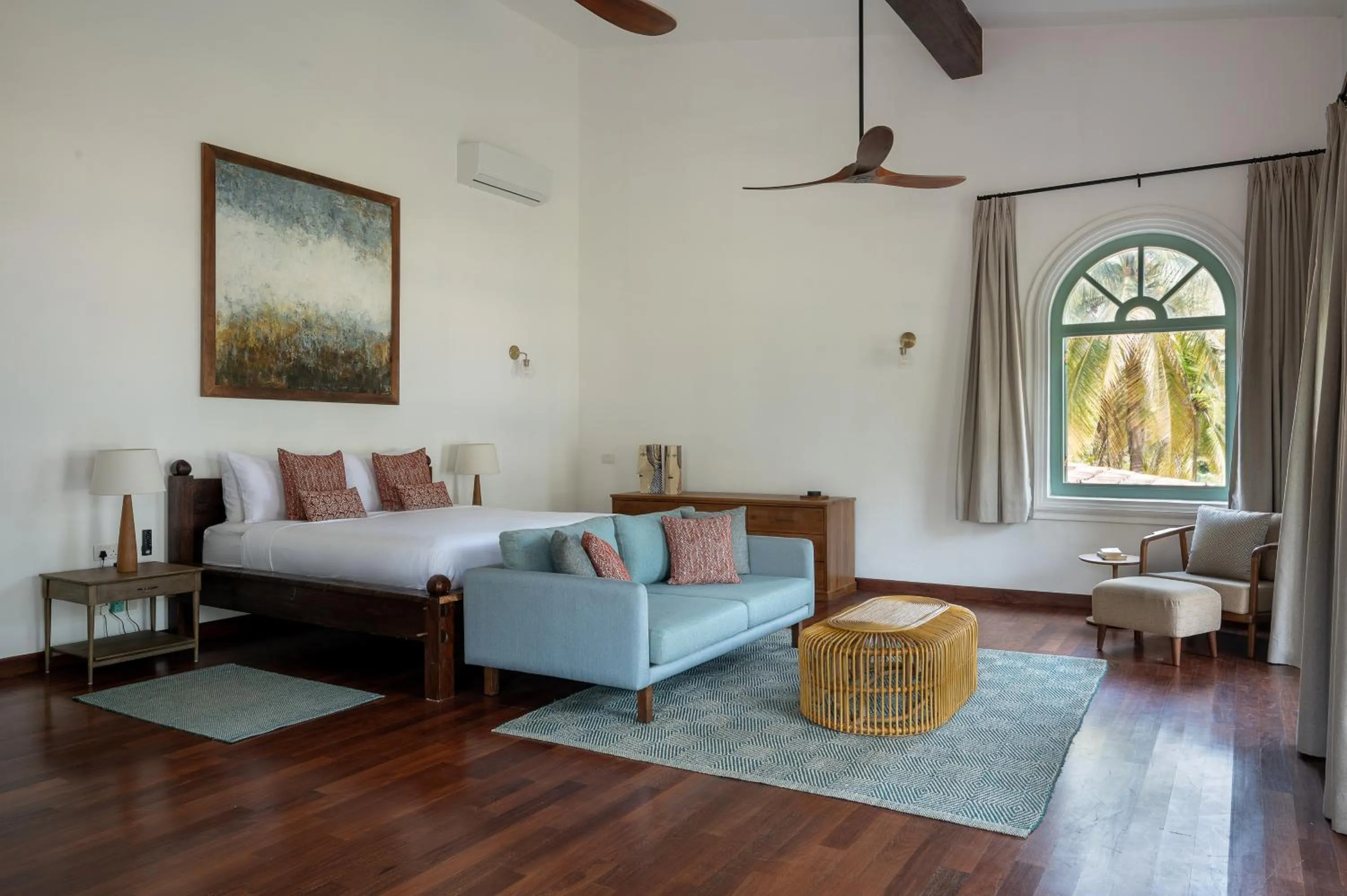 Bed in Kalkudah Beach House