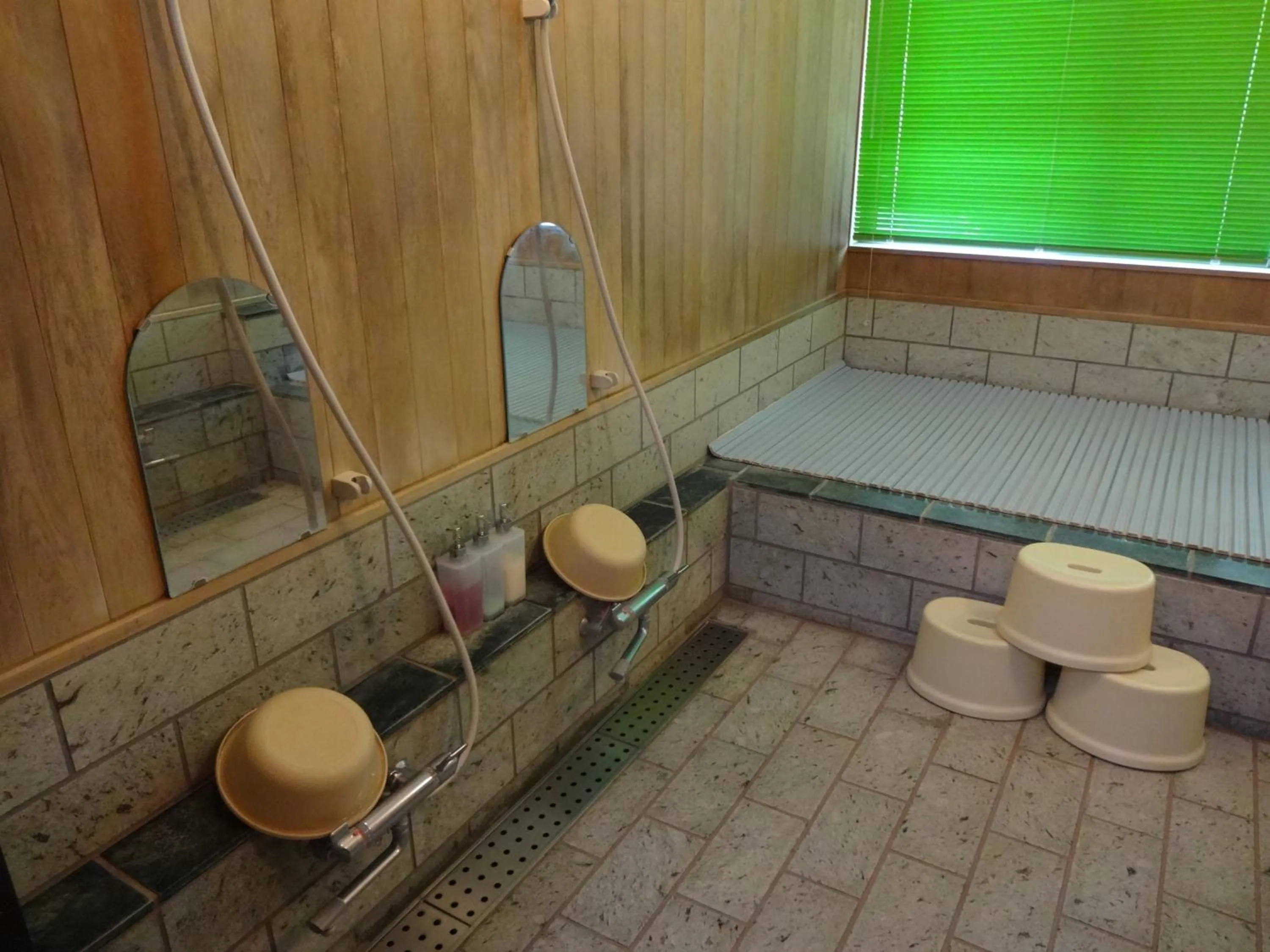 Public Bath in Mantenbo