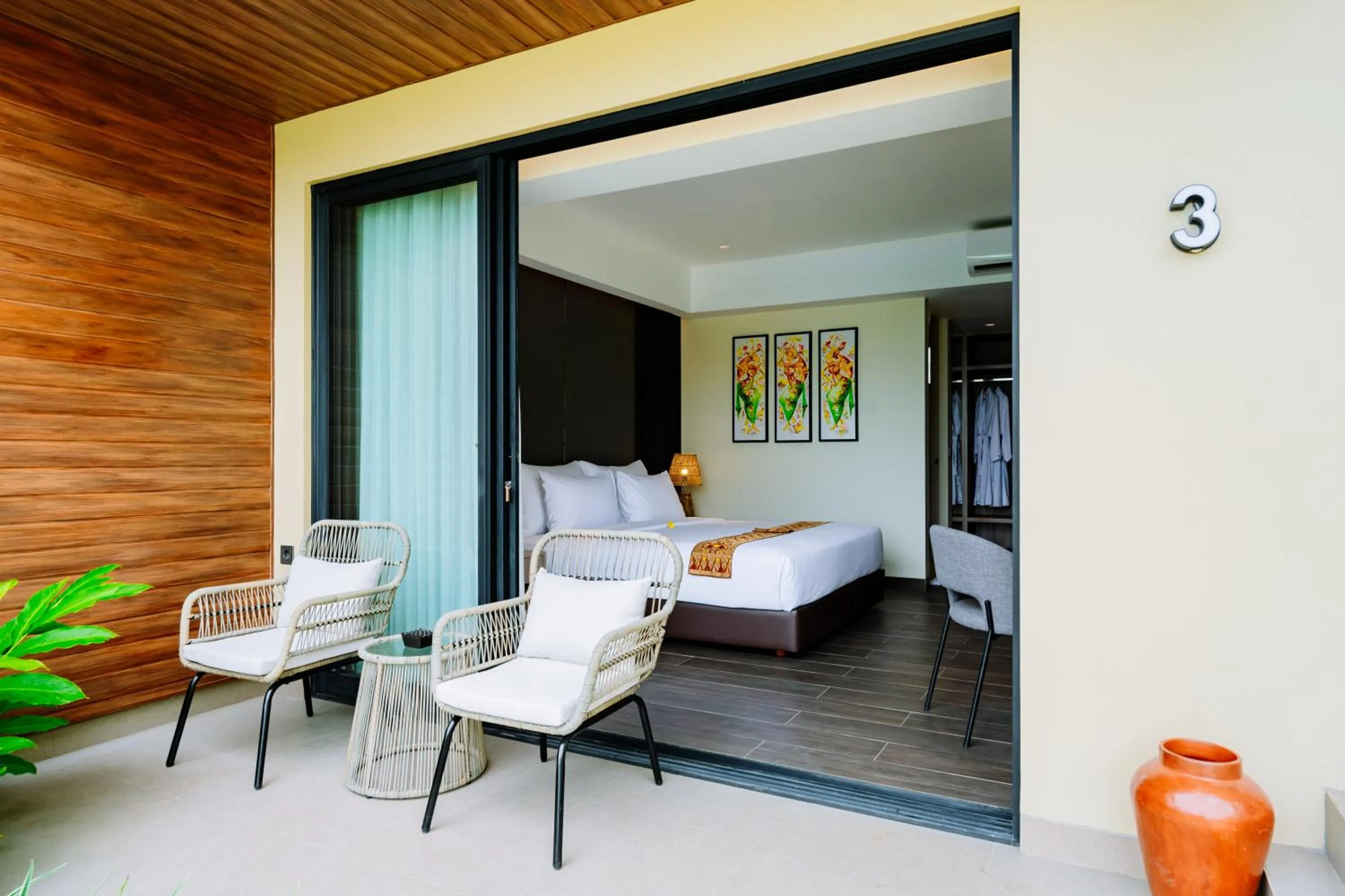 Bed in Big Dragon Villas Ubud