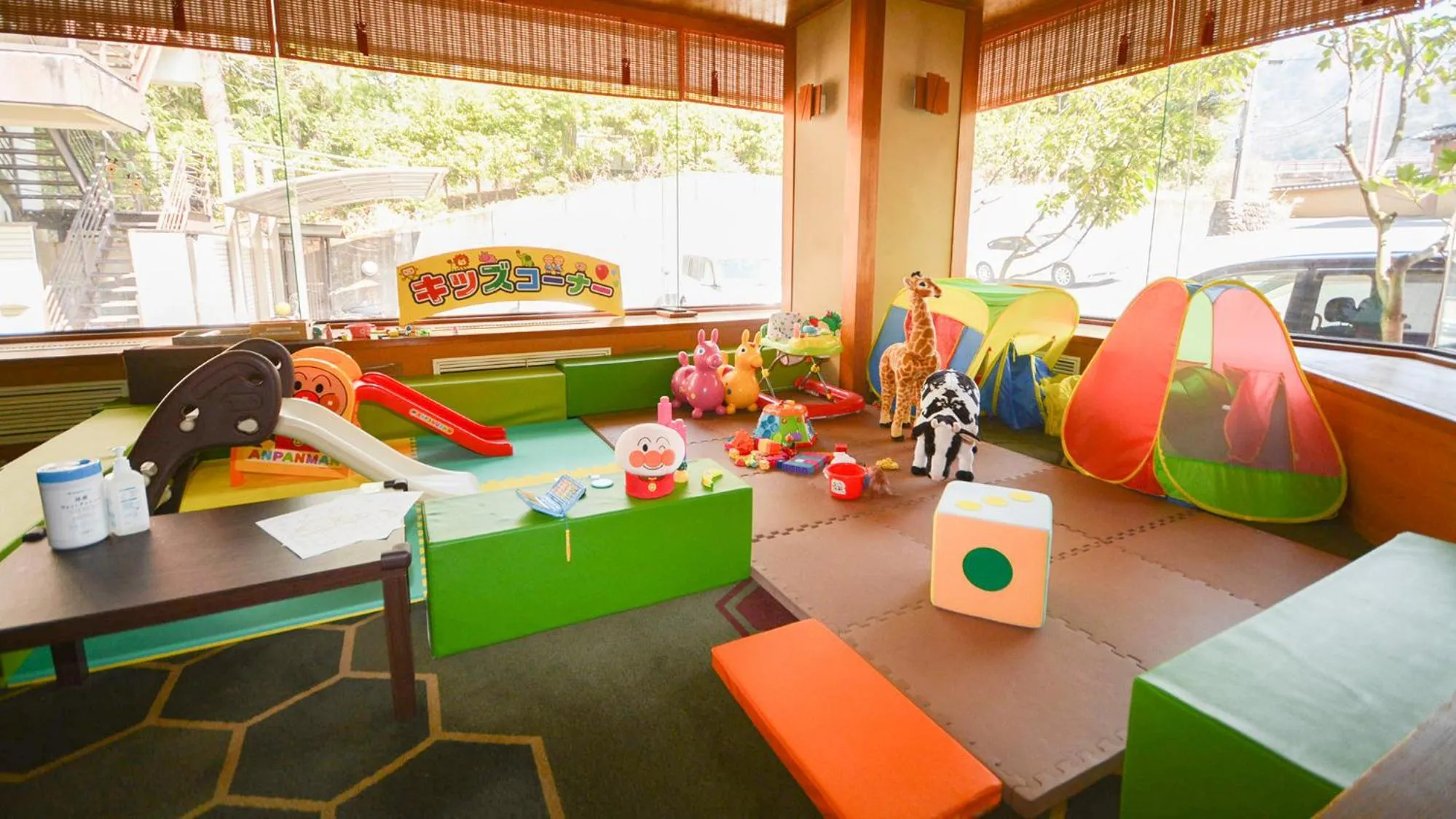 children in Hotel Manyotei