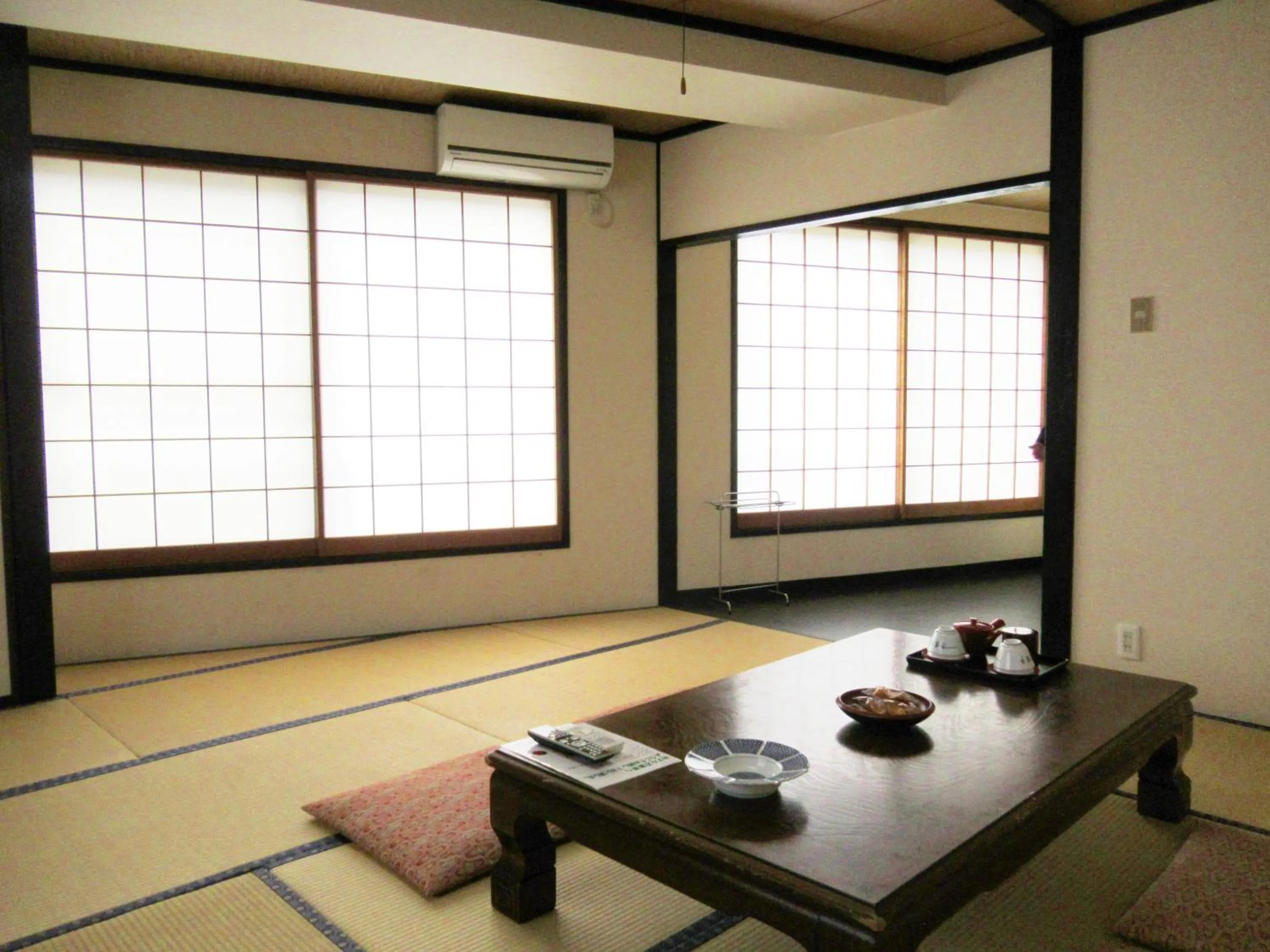 Photo of the whole room in Hotel Manyotei