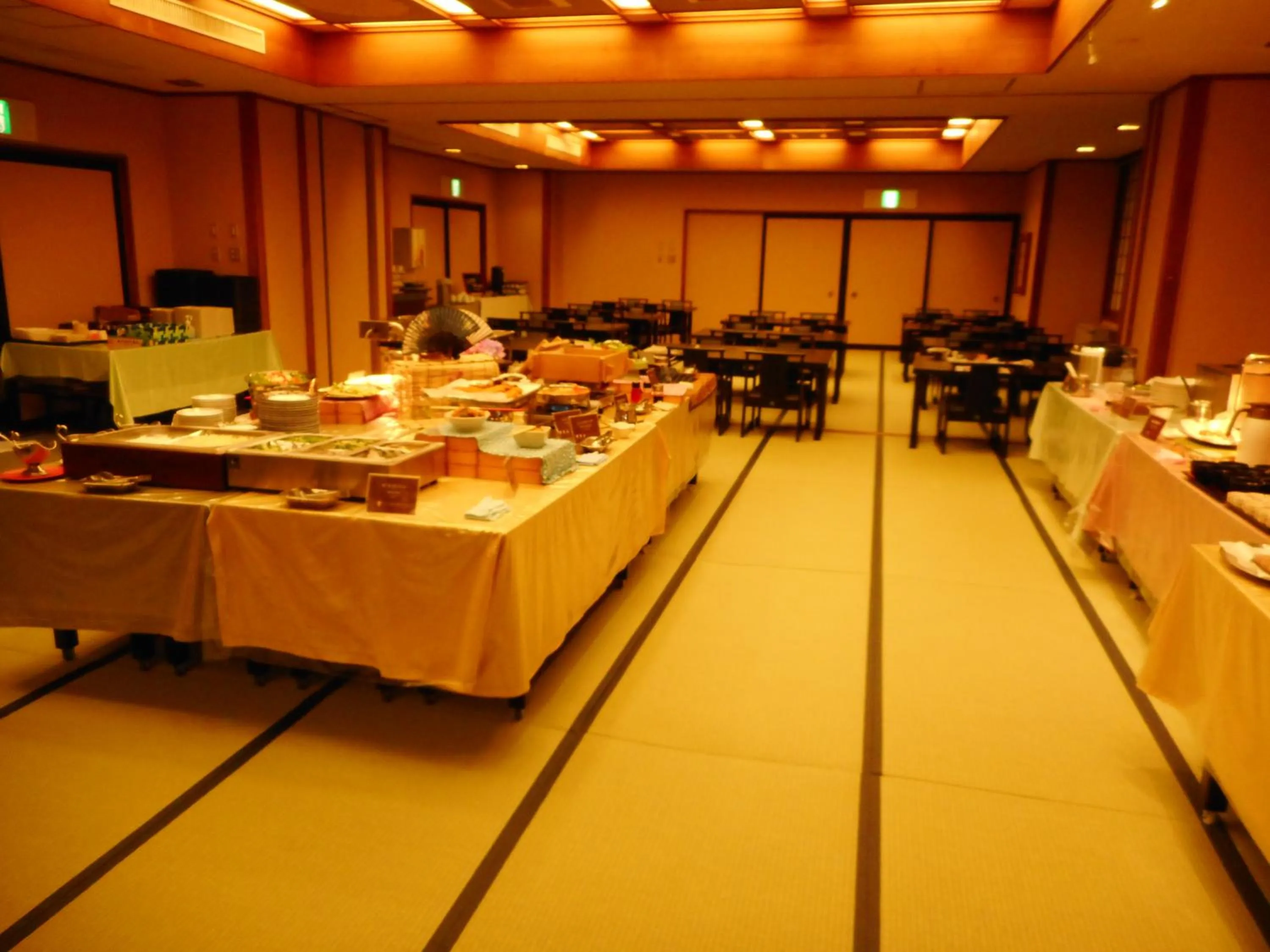 Restaurant/places to eat in Hotel Manyotei