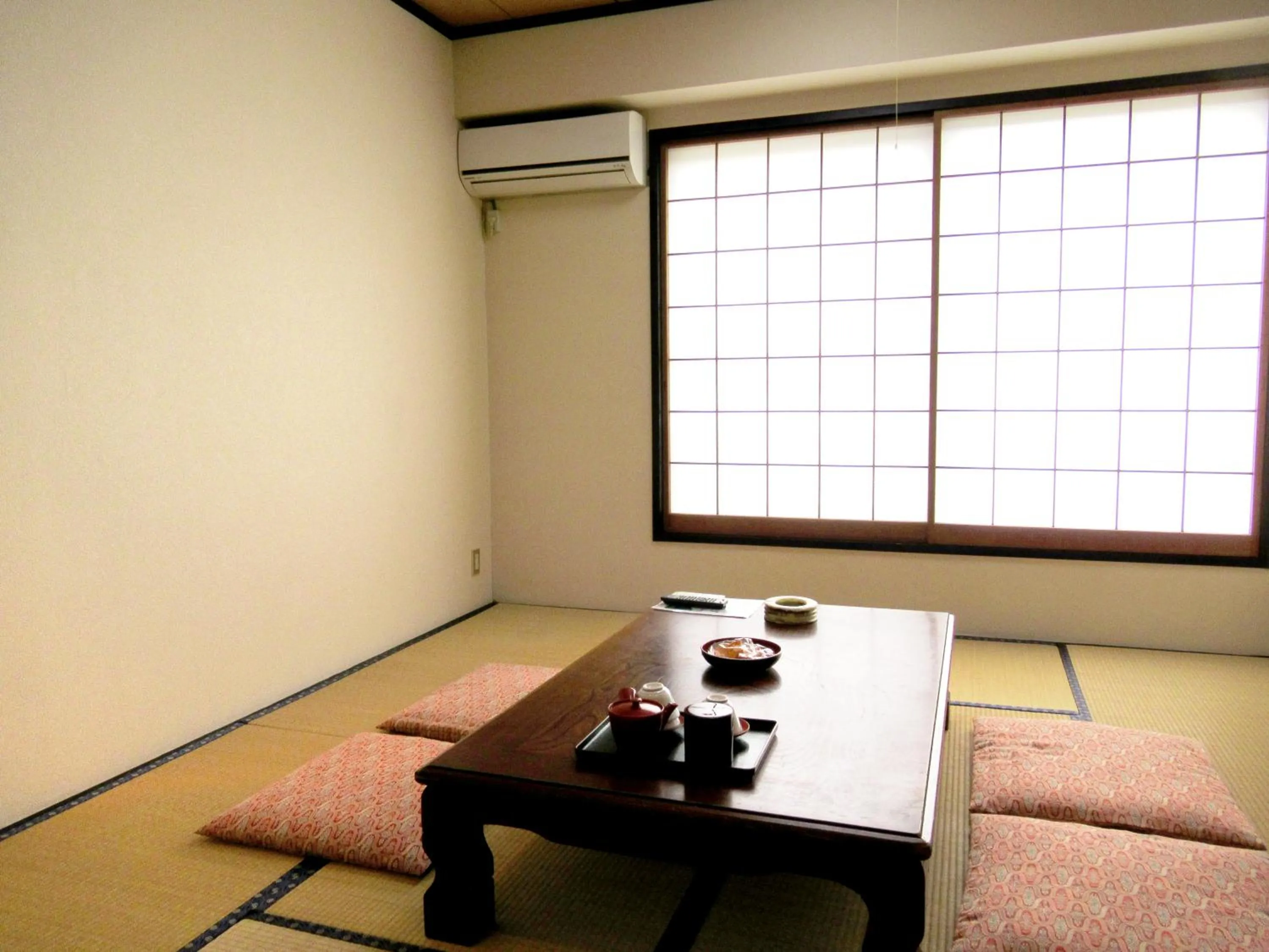 Photo of the whole room in Hotel Manyotei