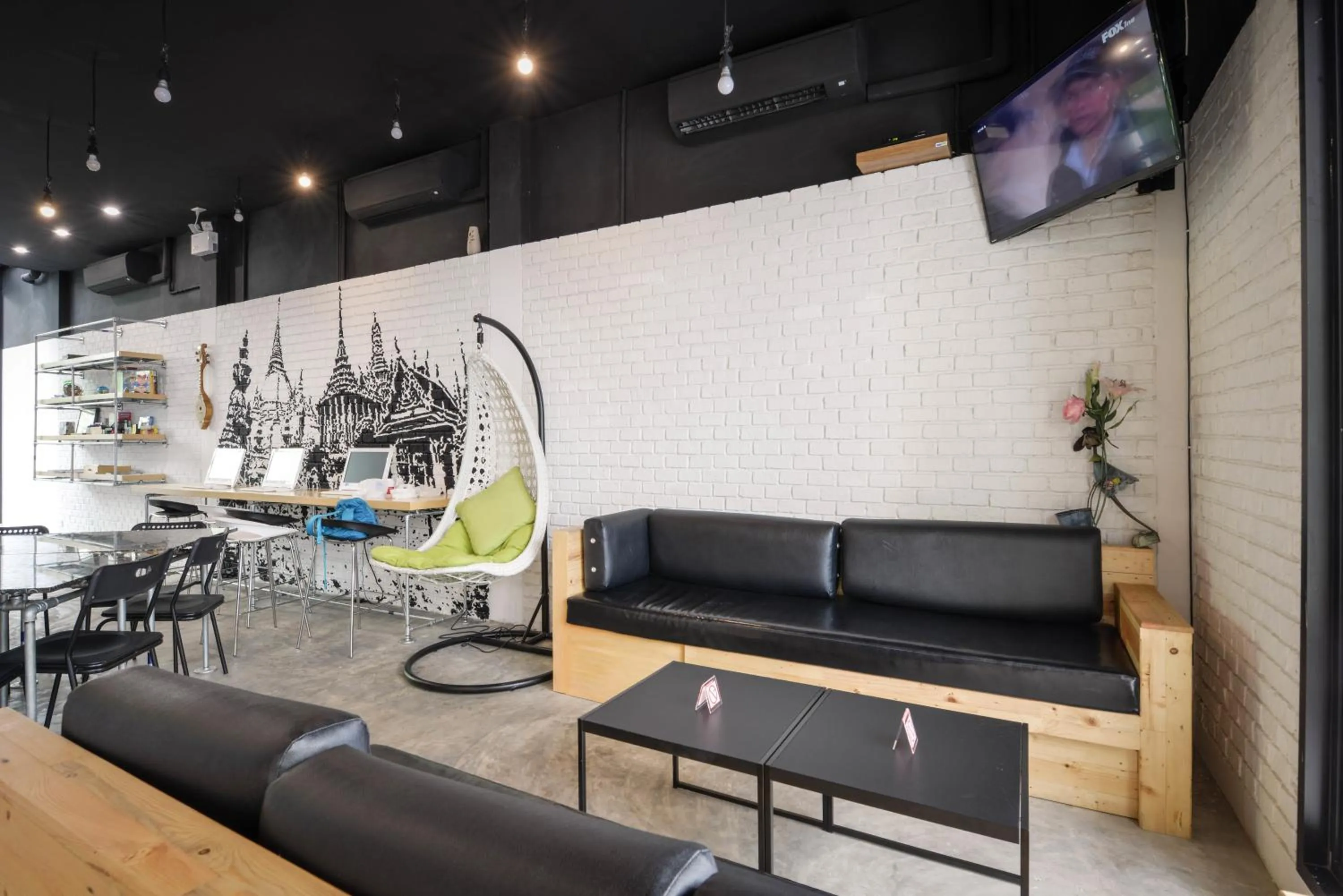 Lobby or reception in The Cube Hostel Silom