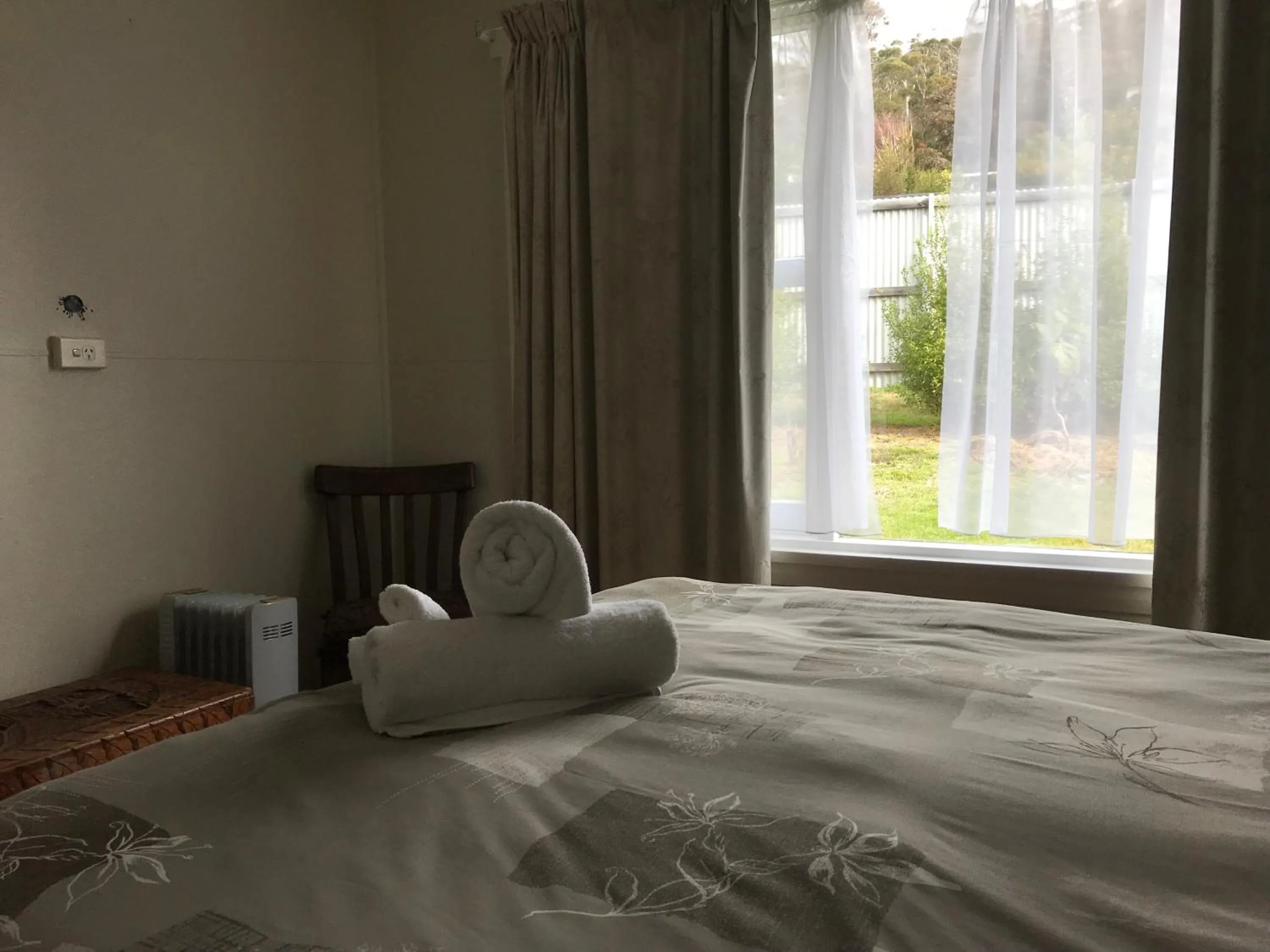 Bedroom, Bed in Beachend Bicheno