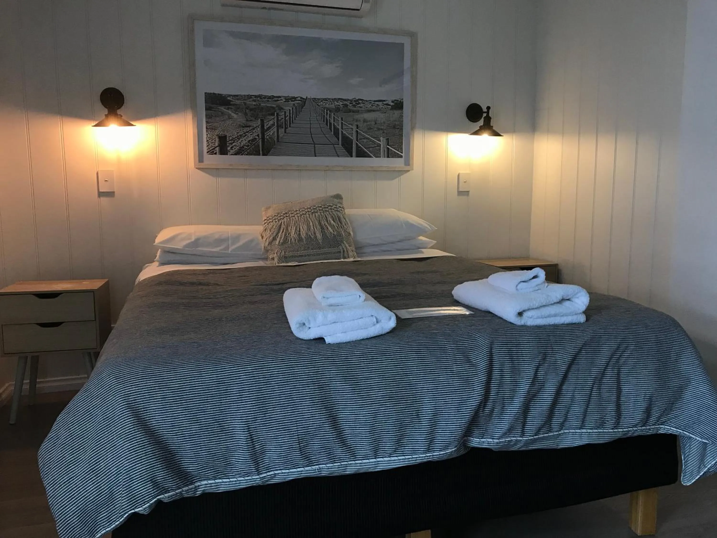 Bed in Beachend Bicheno