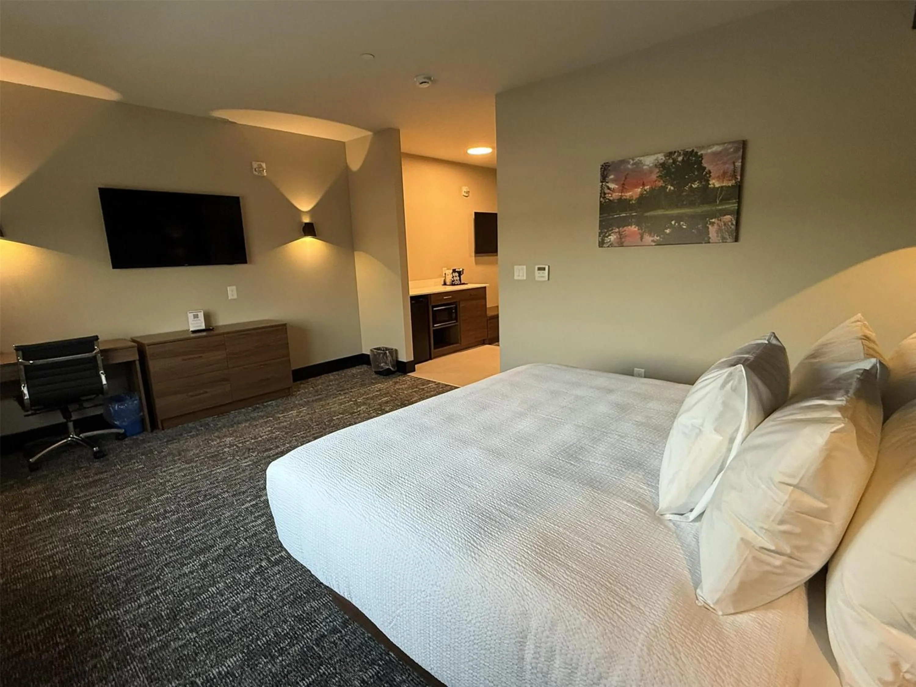 Bedroom, Bed in Best Western Plus Neepawa Hotel