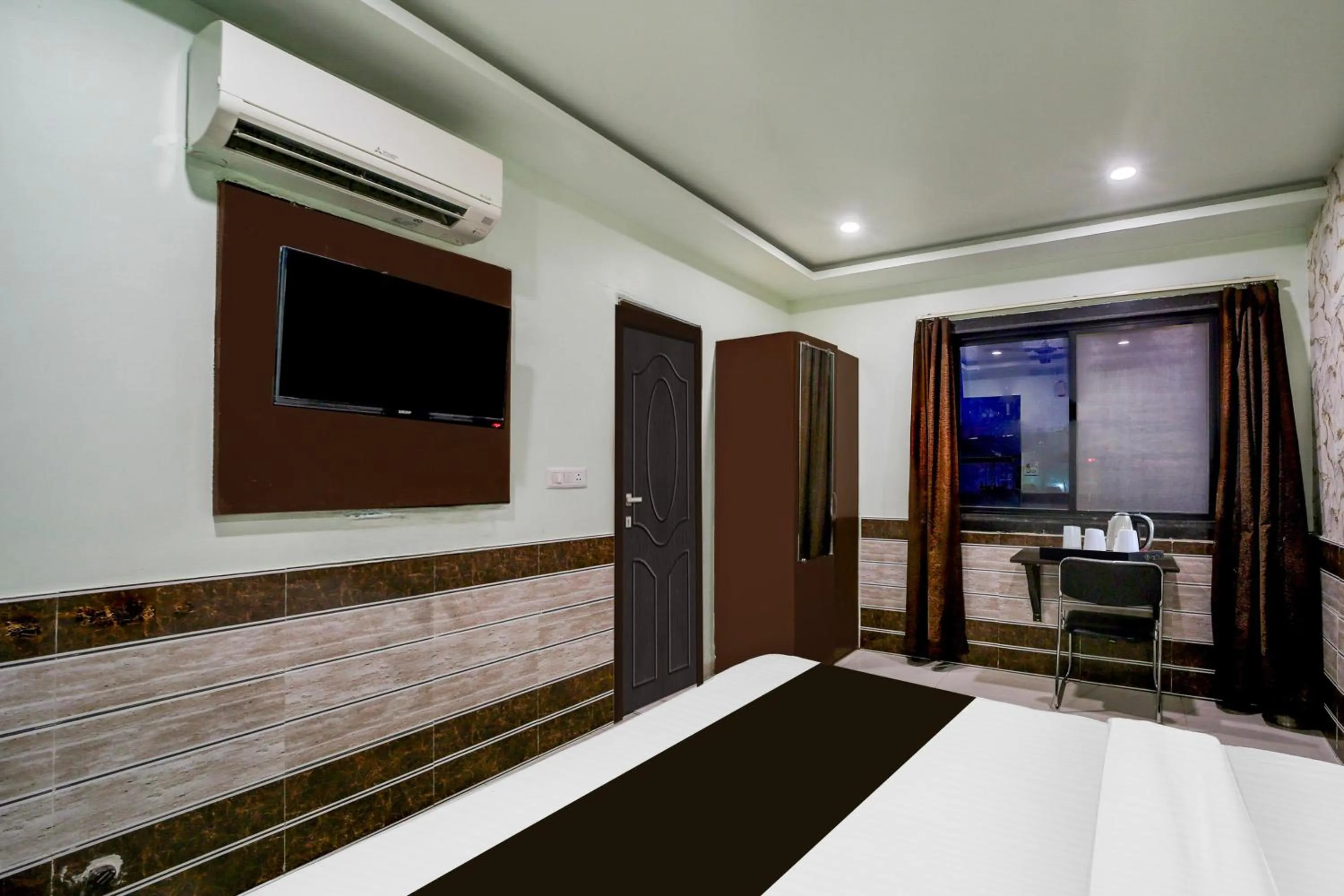 Bedroom, Bed in Super Collection O Vijay Nagar Square Formerly Hotel A5