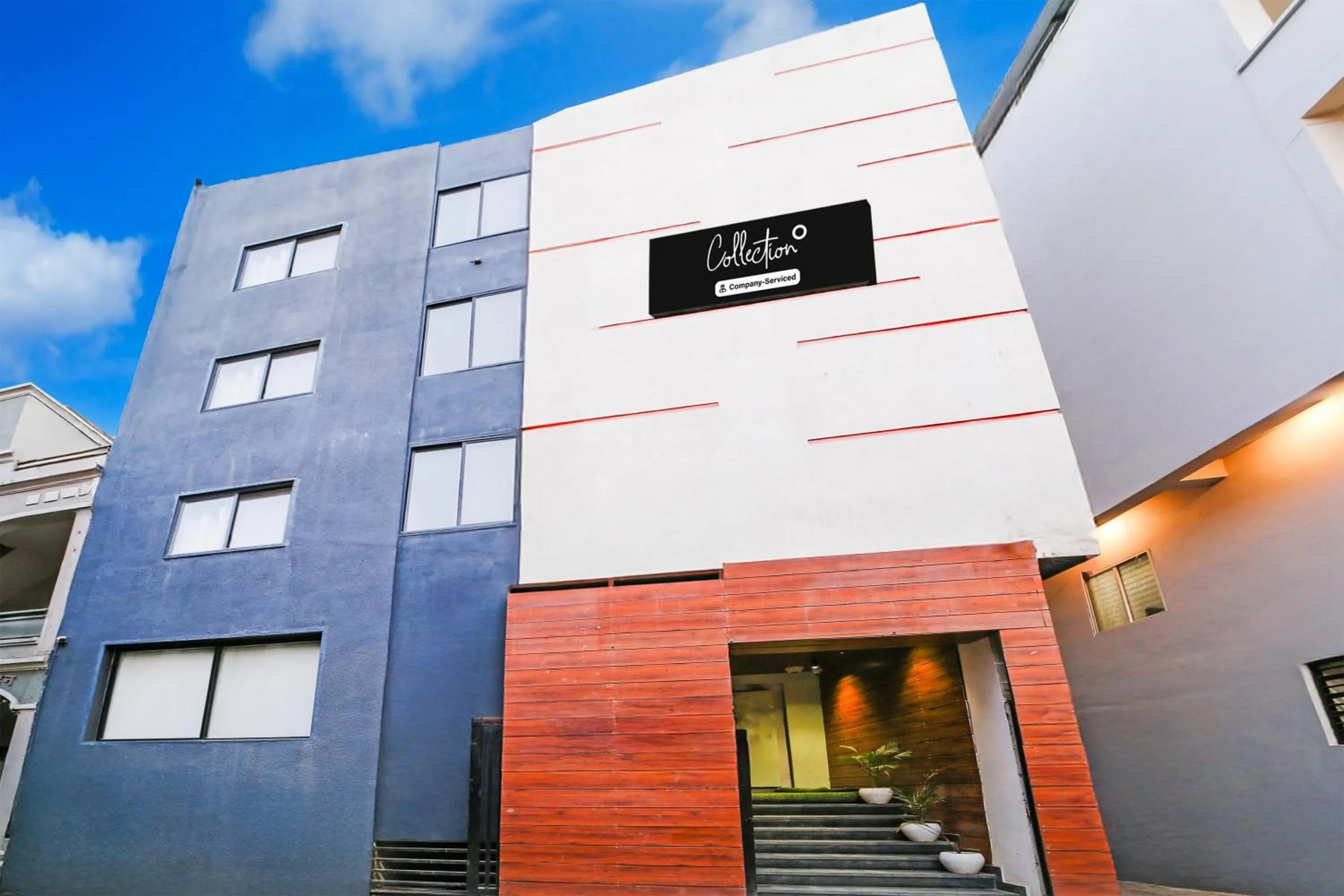 Facade/entrance in Super Collection O Vijay Nagar Square Formerly Hotel A5