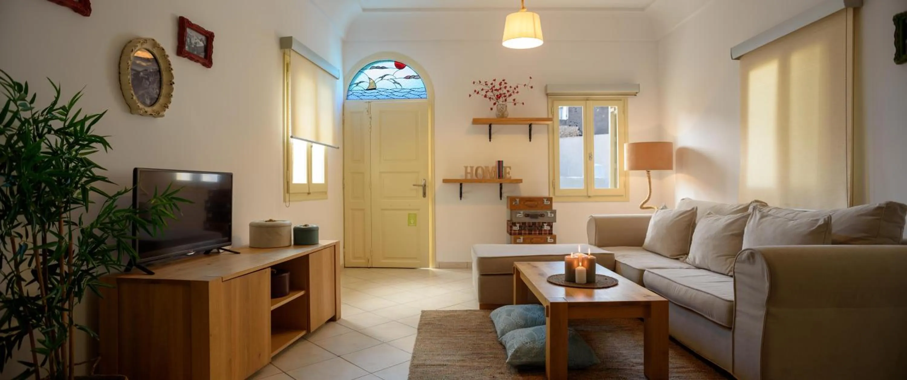 TV and multimedia in Suite Home Santorini