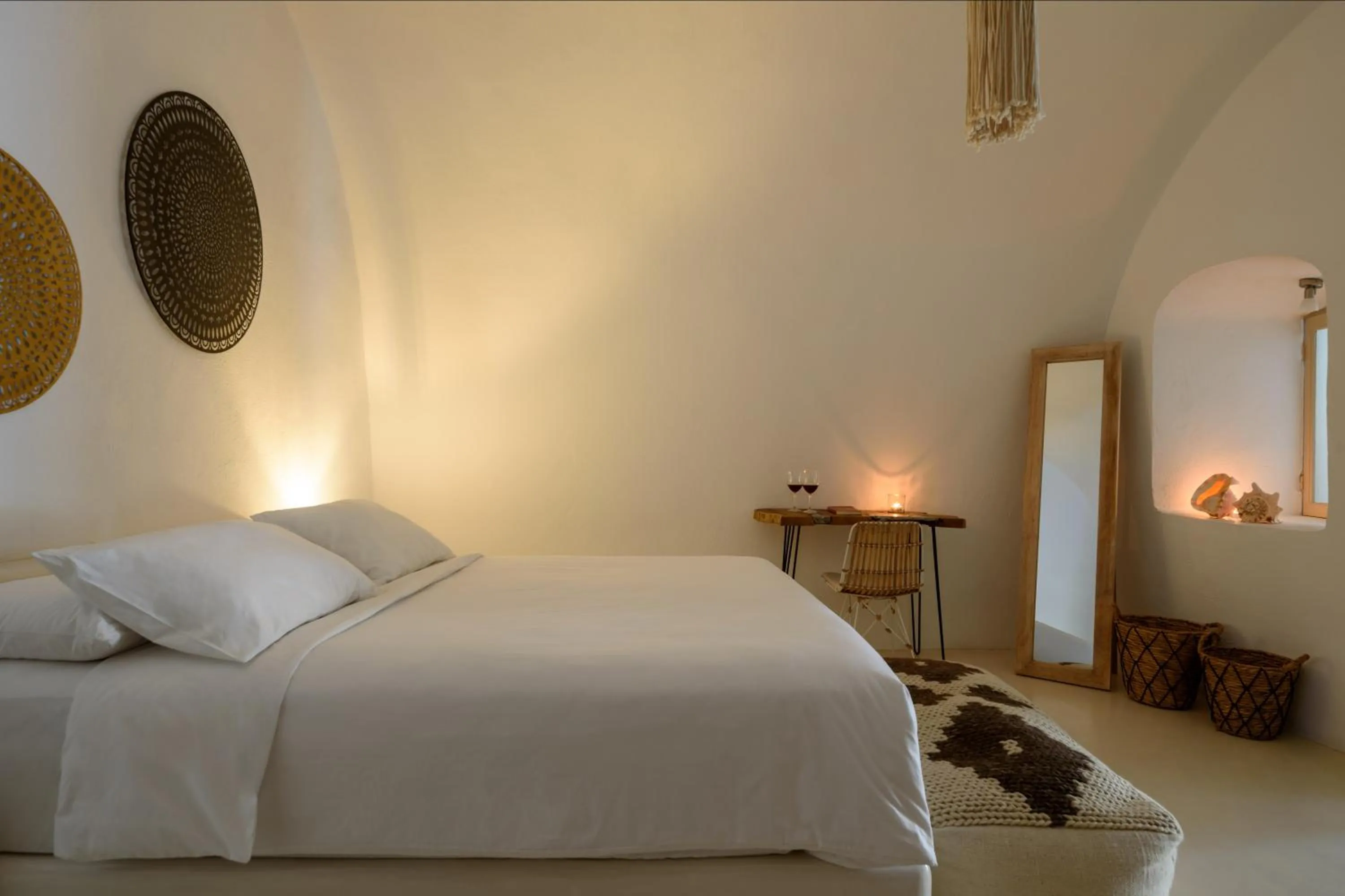 Bed in Suite Home Santorini