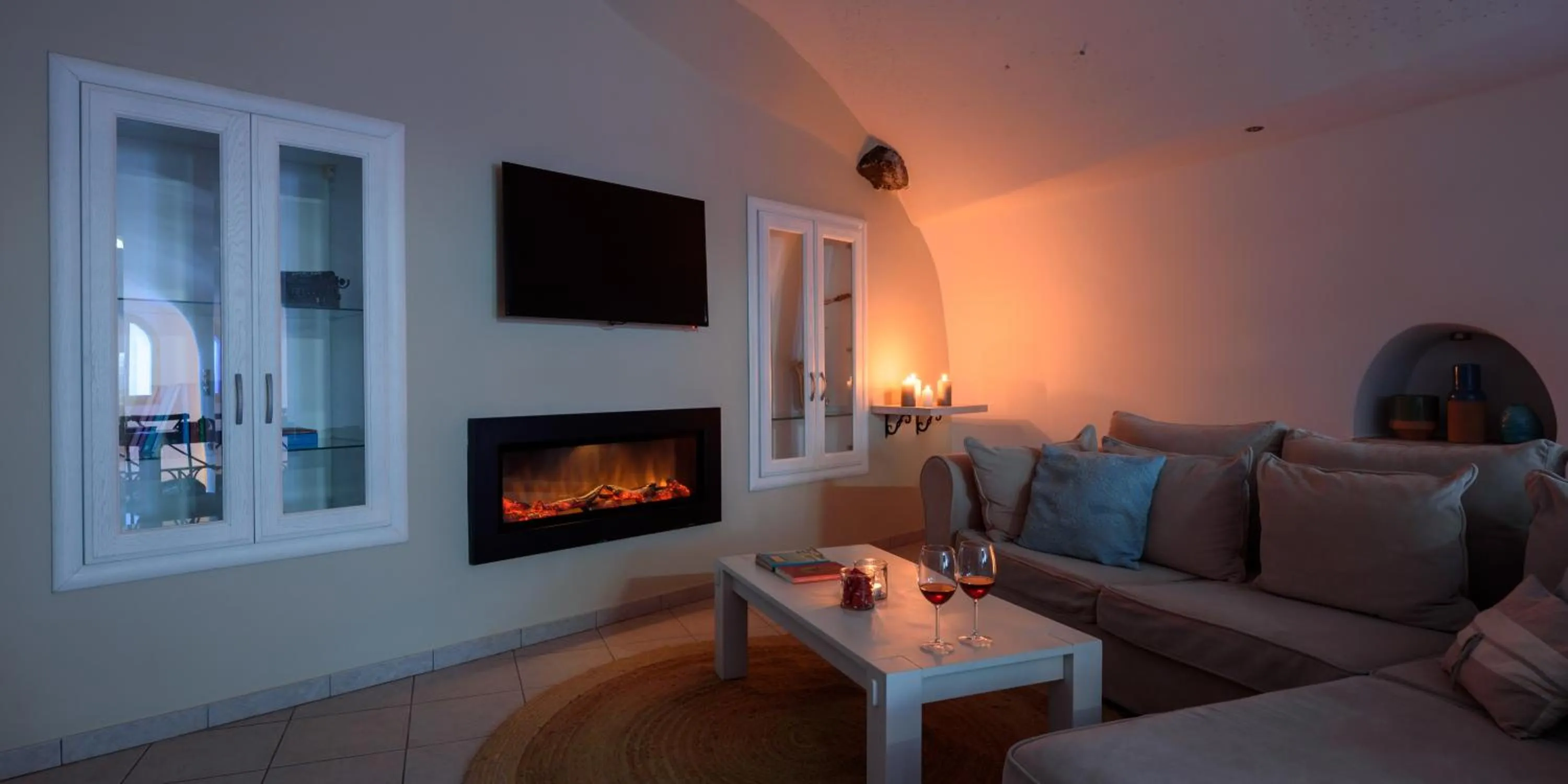 Seating area in Suite Home Santorini