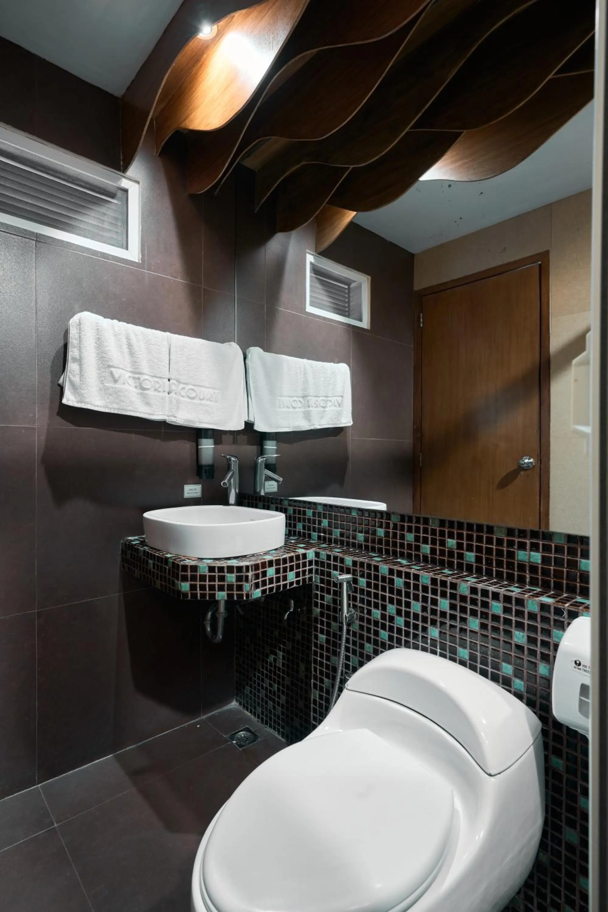 Victoria Court Suites - Pasig