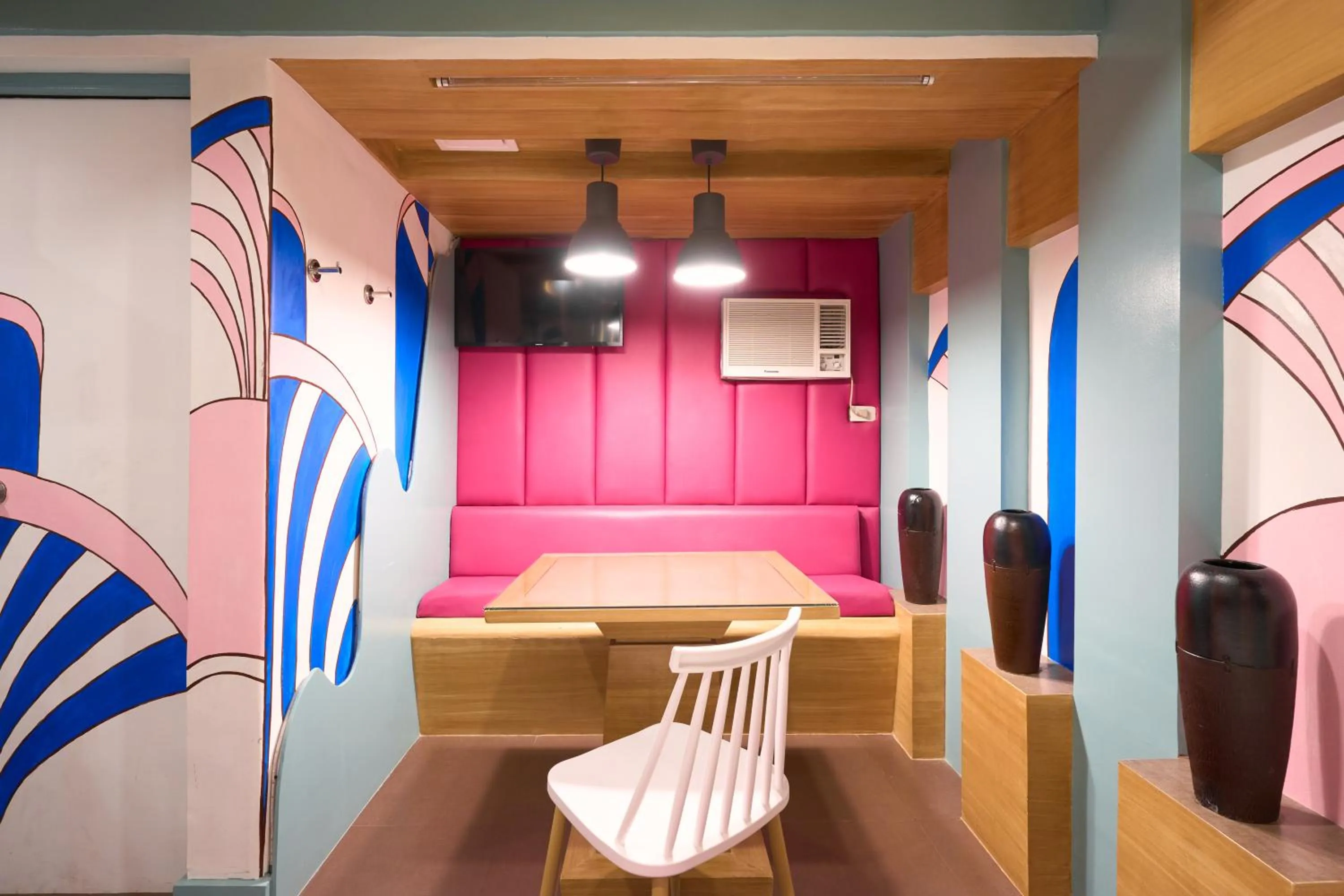 Bed in Victoria Court Las Pinas