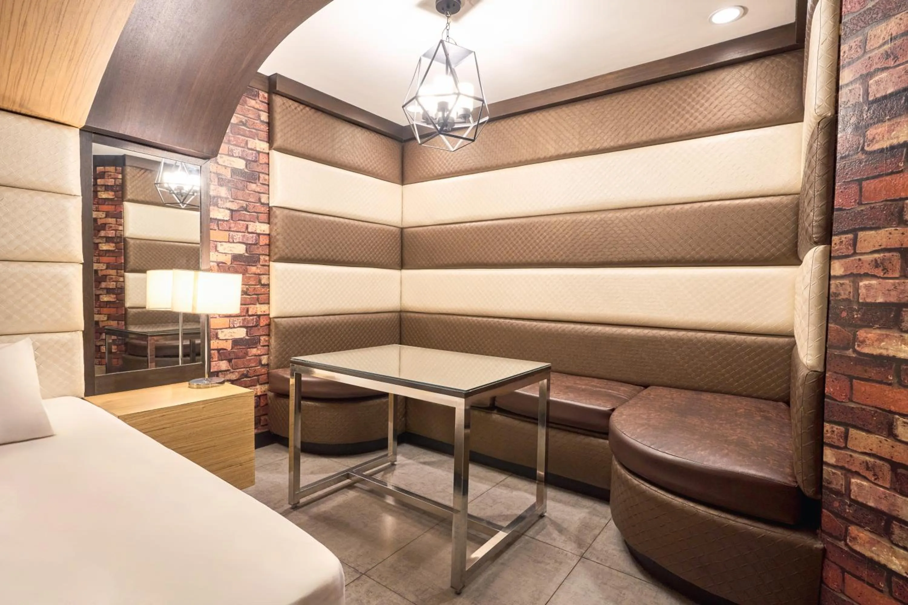 Bed in Victoria Court Las Pinas