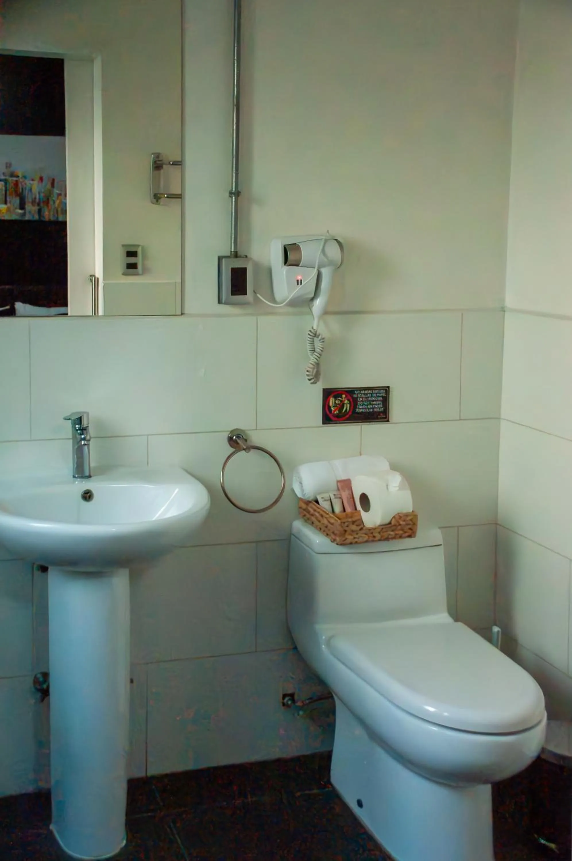 Toilet in Tremo Patio Bellavista