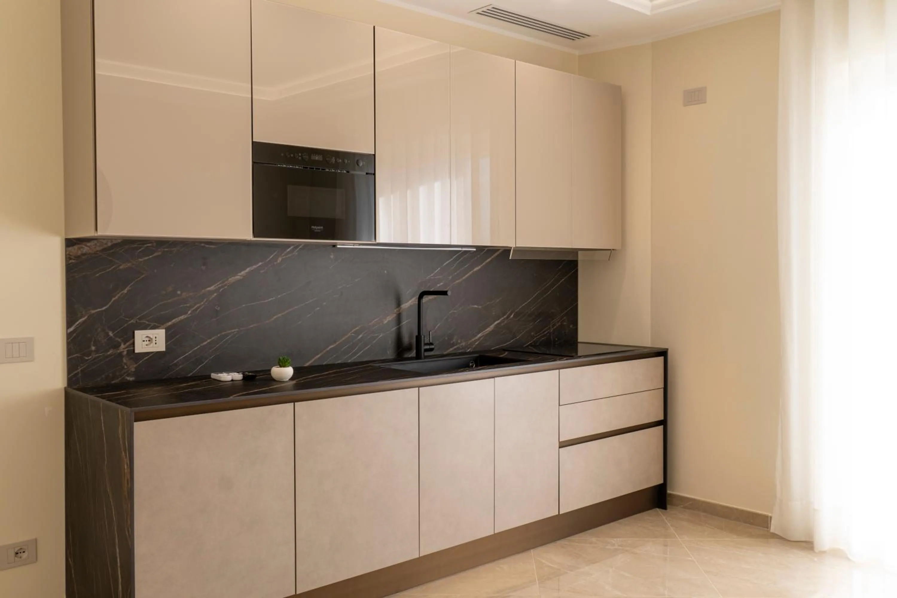 Kitchen or kitchenette in Amabile Luxury Rooms