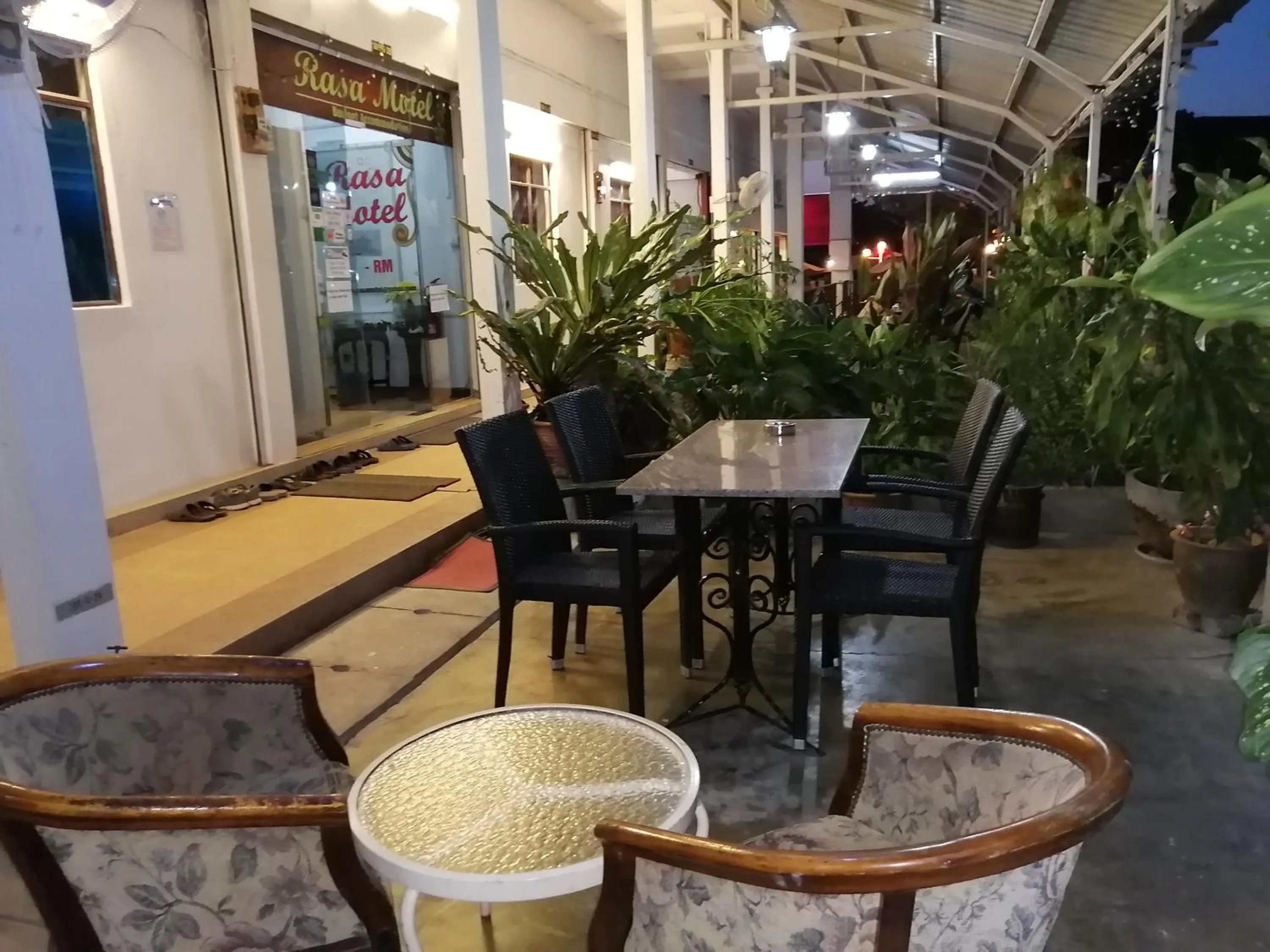 Patio in Rasa Motel