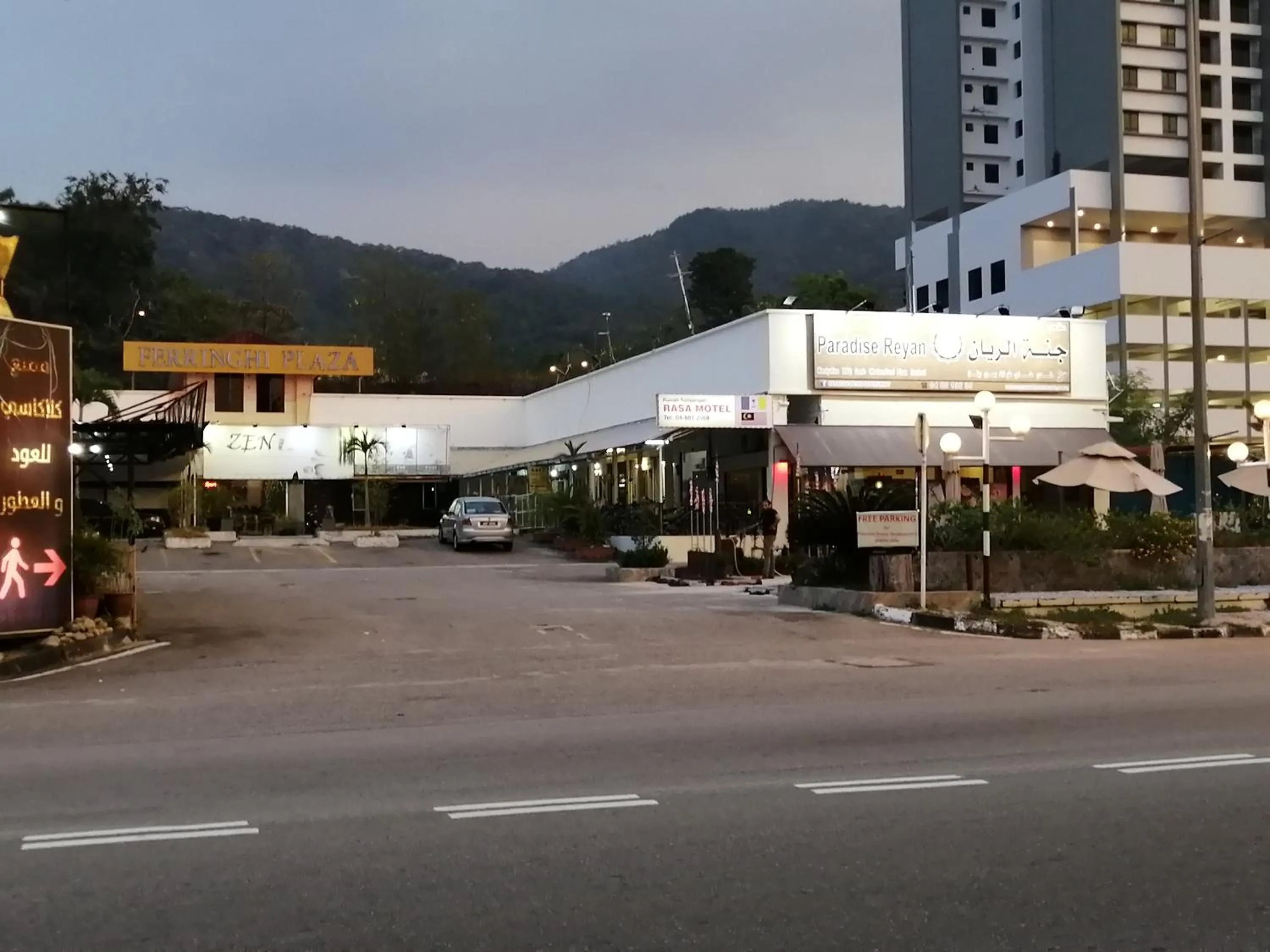 Restaurant/places to eat in Rasa Motel