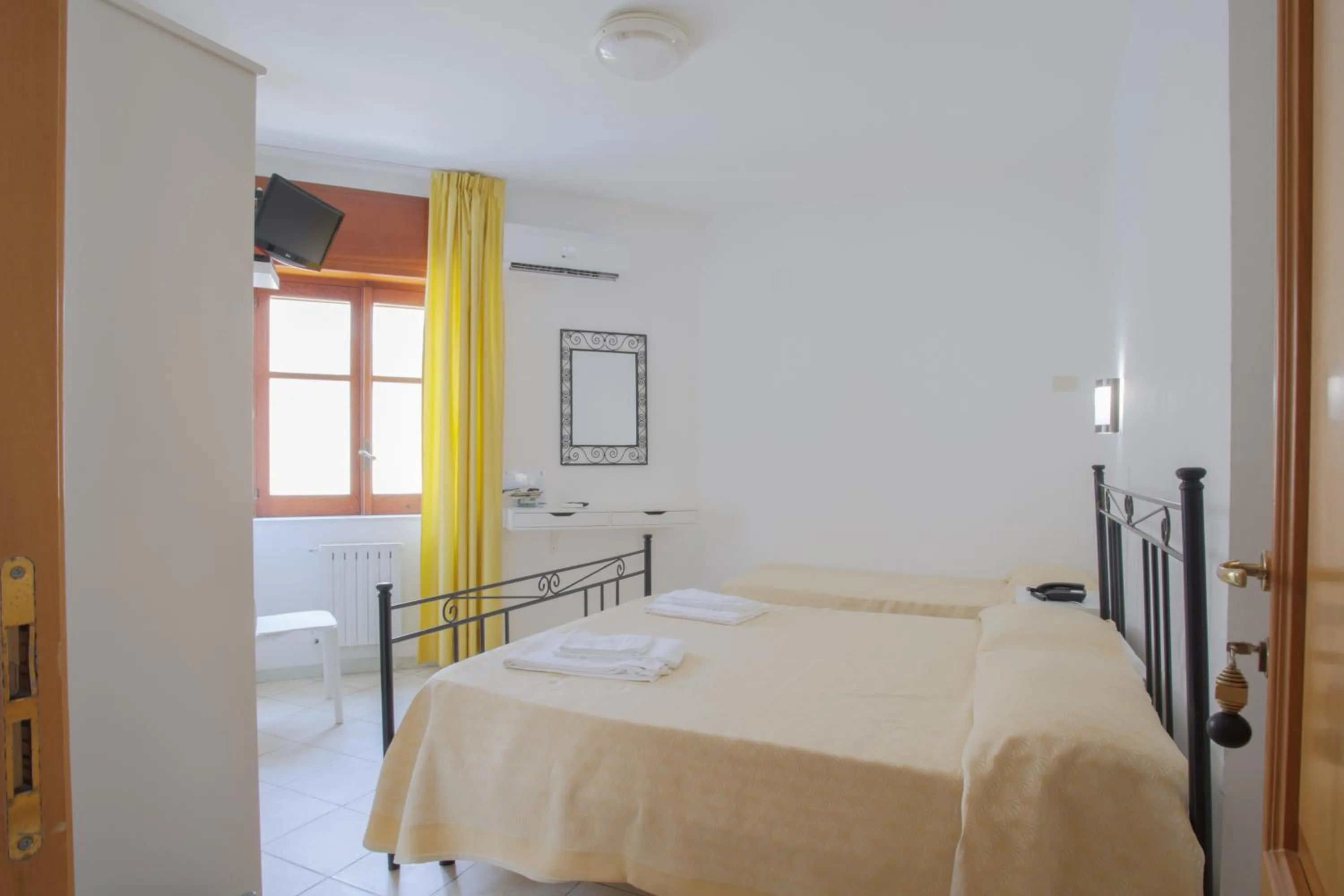 TV and multimedia in Hotel Bolivar