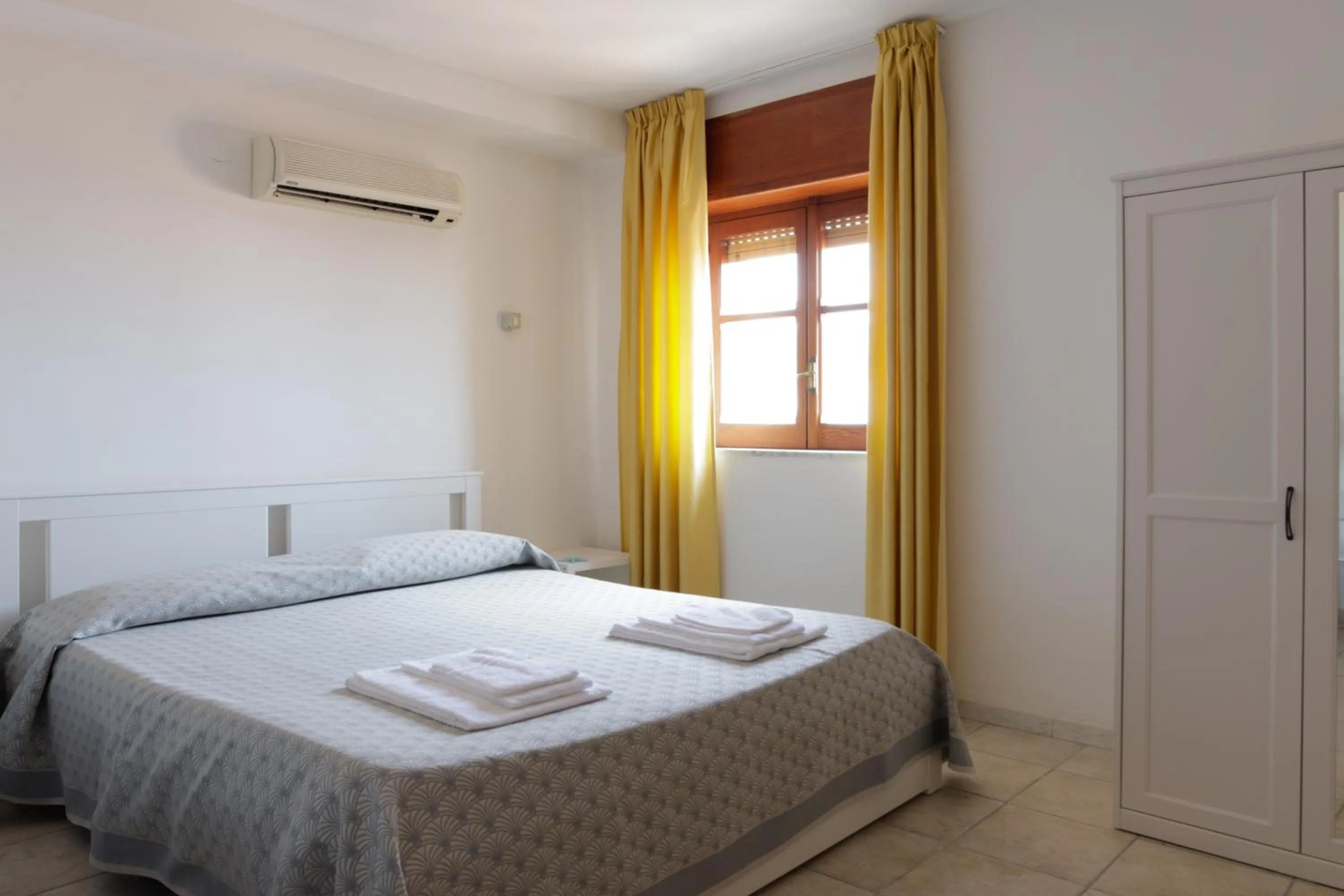 Bed in Hotel Bolivar