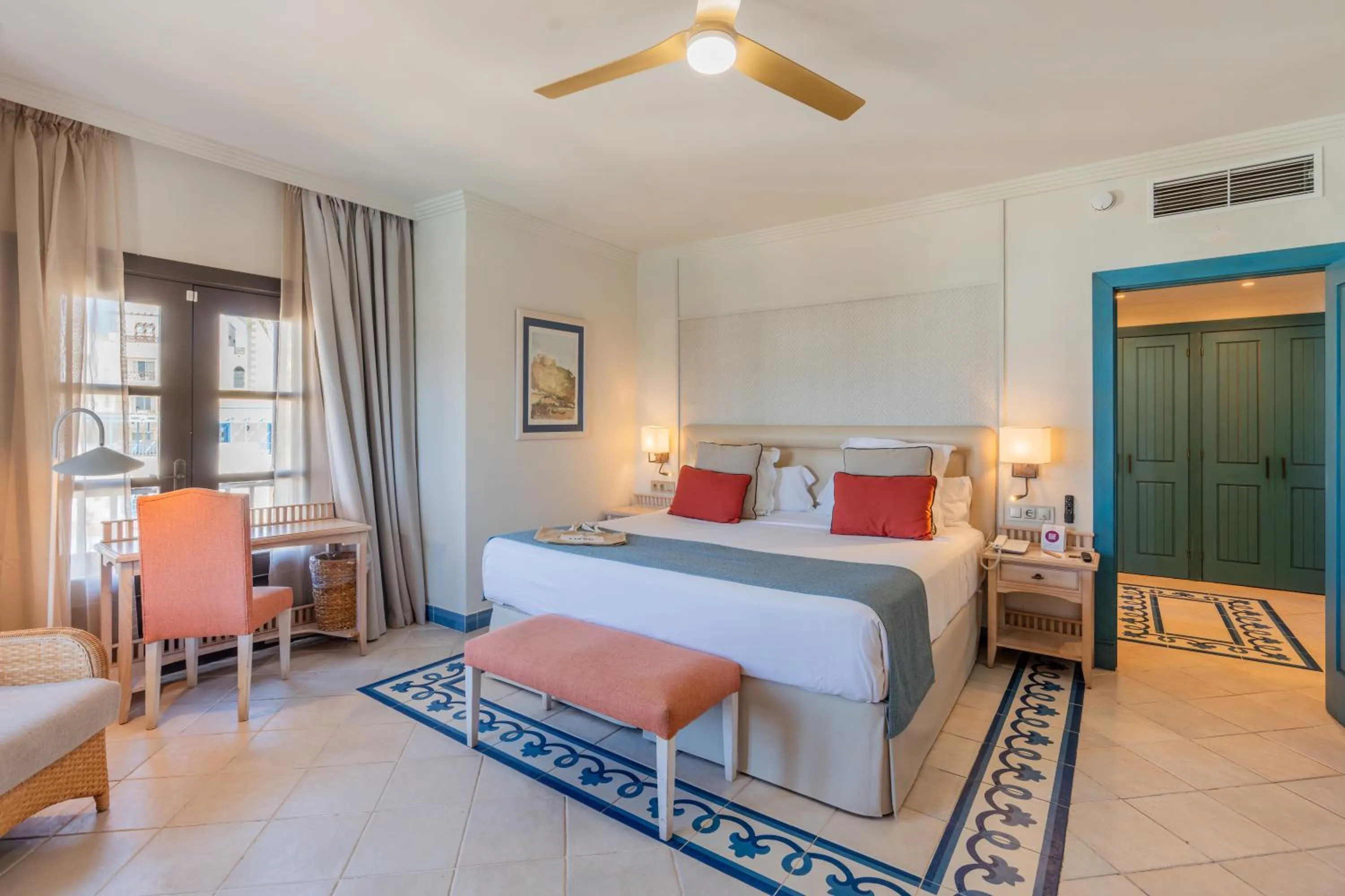 Photo of the whole room, Bed in Hotel LIVVO Volcán Lanzarote