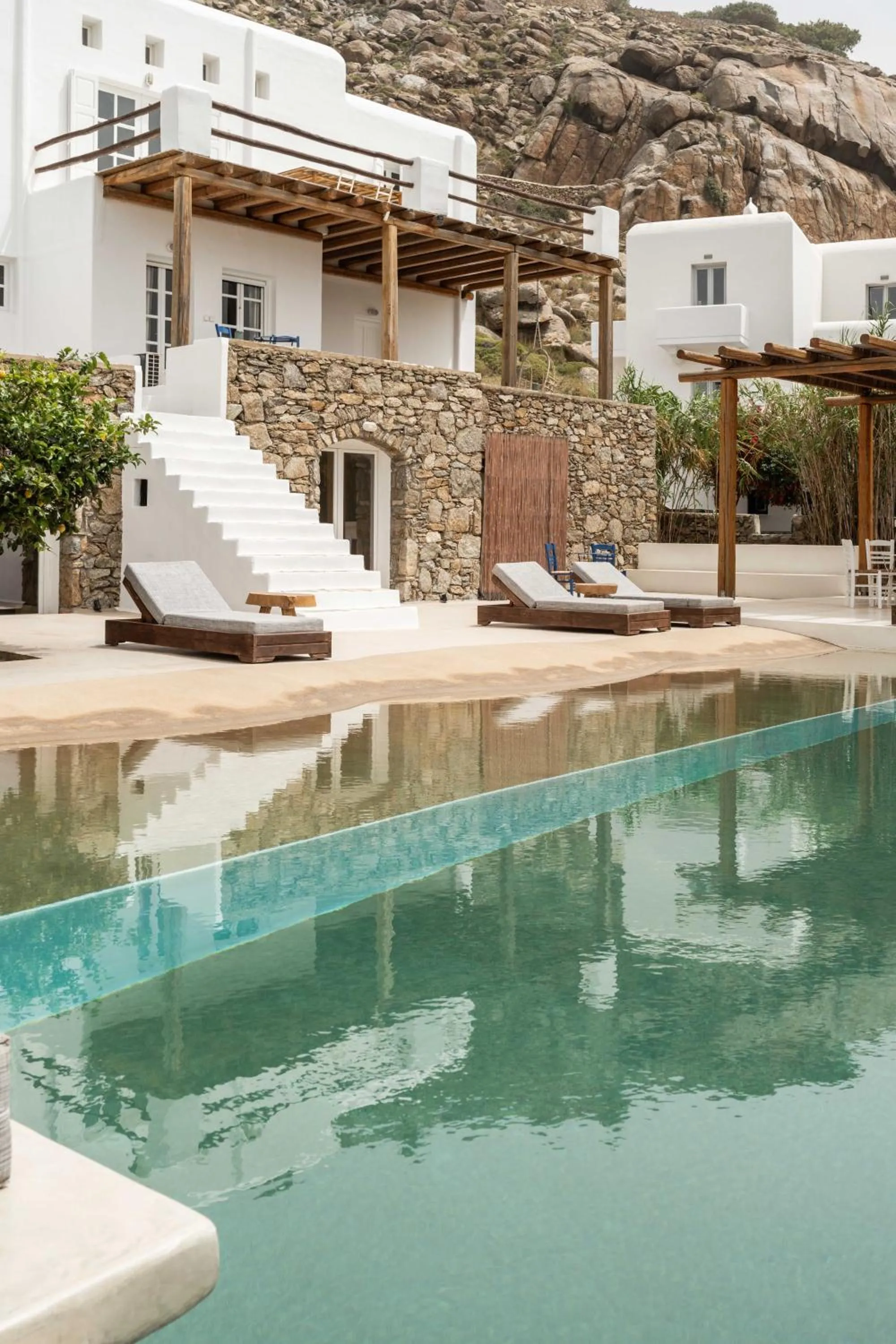 Swimming pool in Tagoo Studios Mykonos