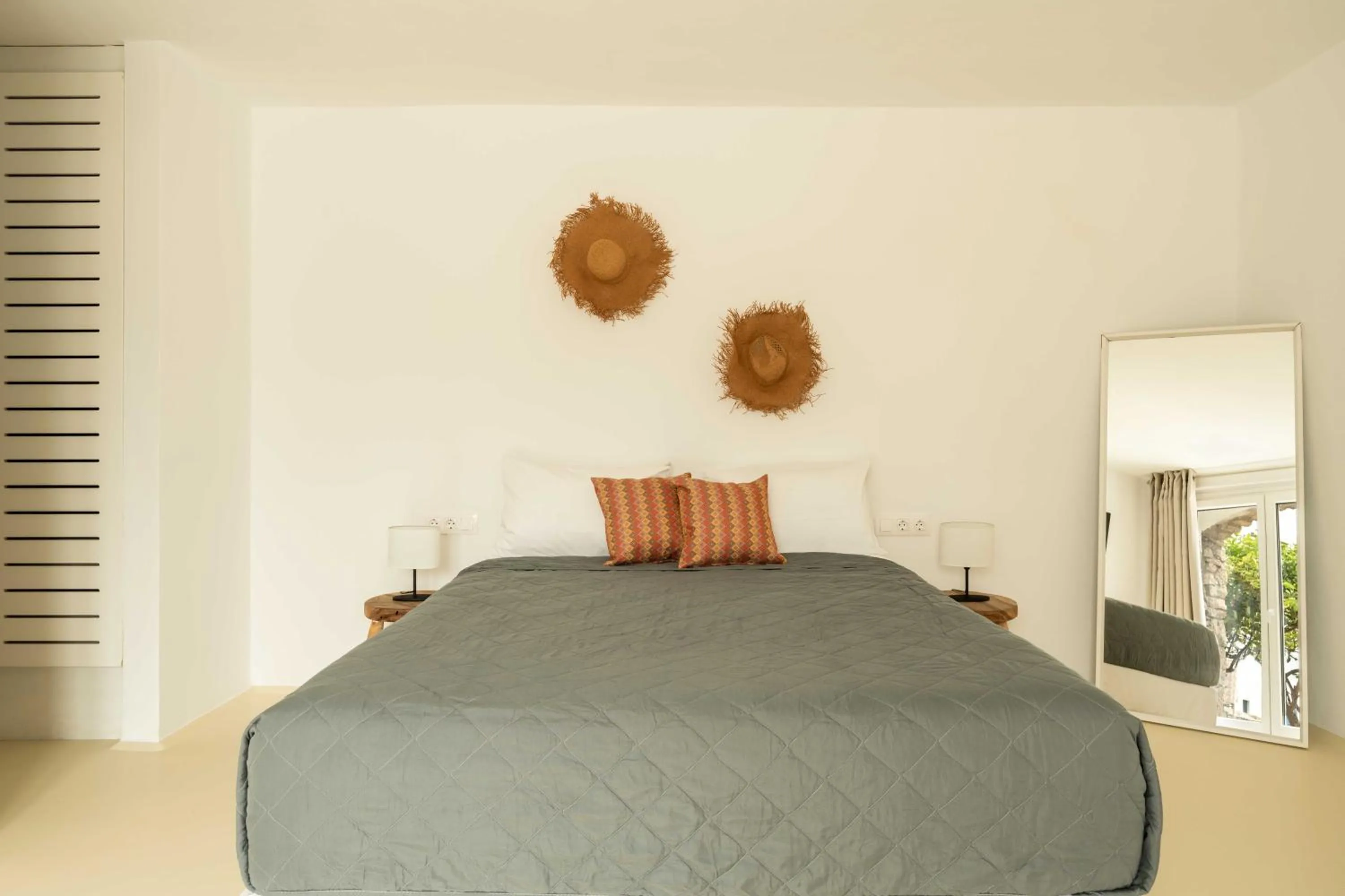 Photo of the whole room in Tagoo Studios Mykonos