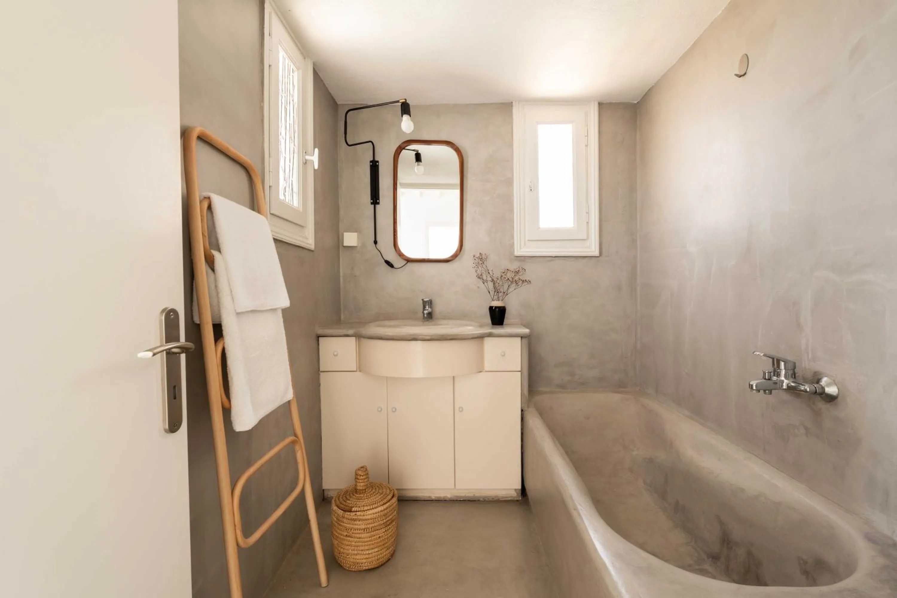 Bathroom in Tagoo Studios Mykonos