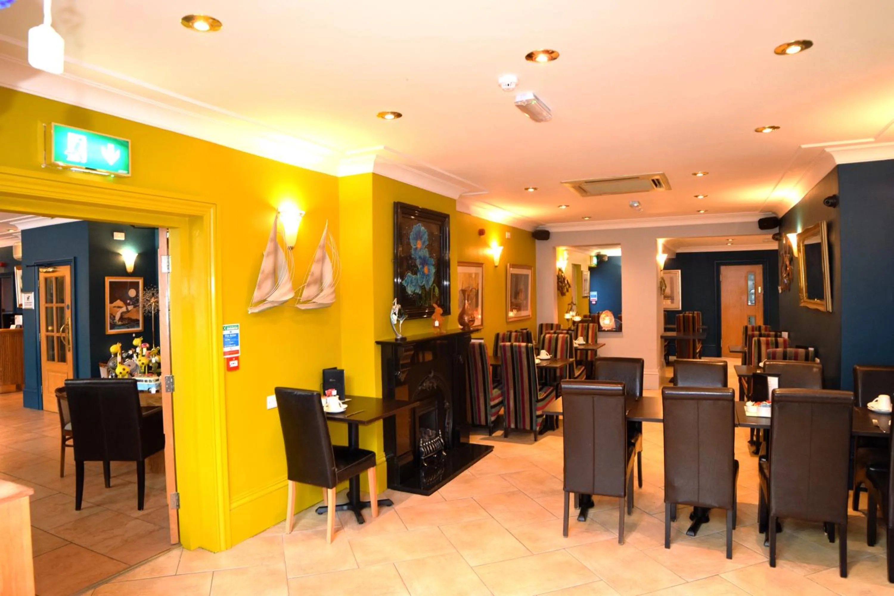 Breakfast in Dolphin Rooms