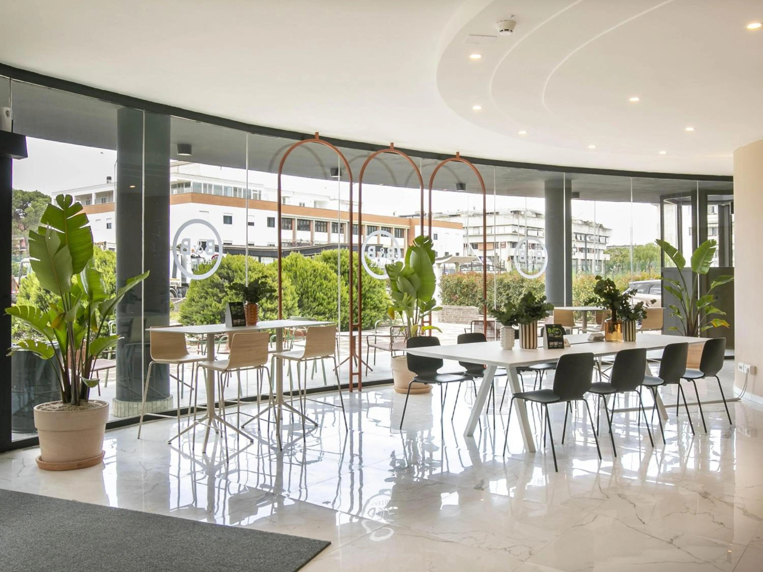 Restaurant/places to eat in B&B HOTEL Latina