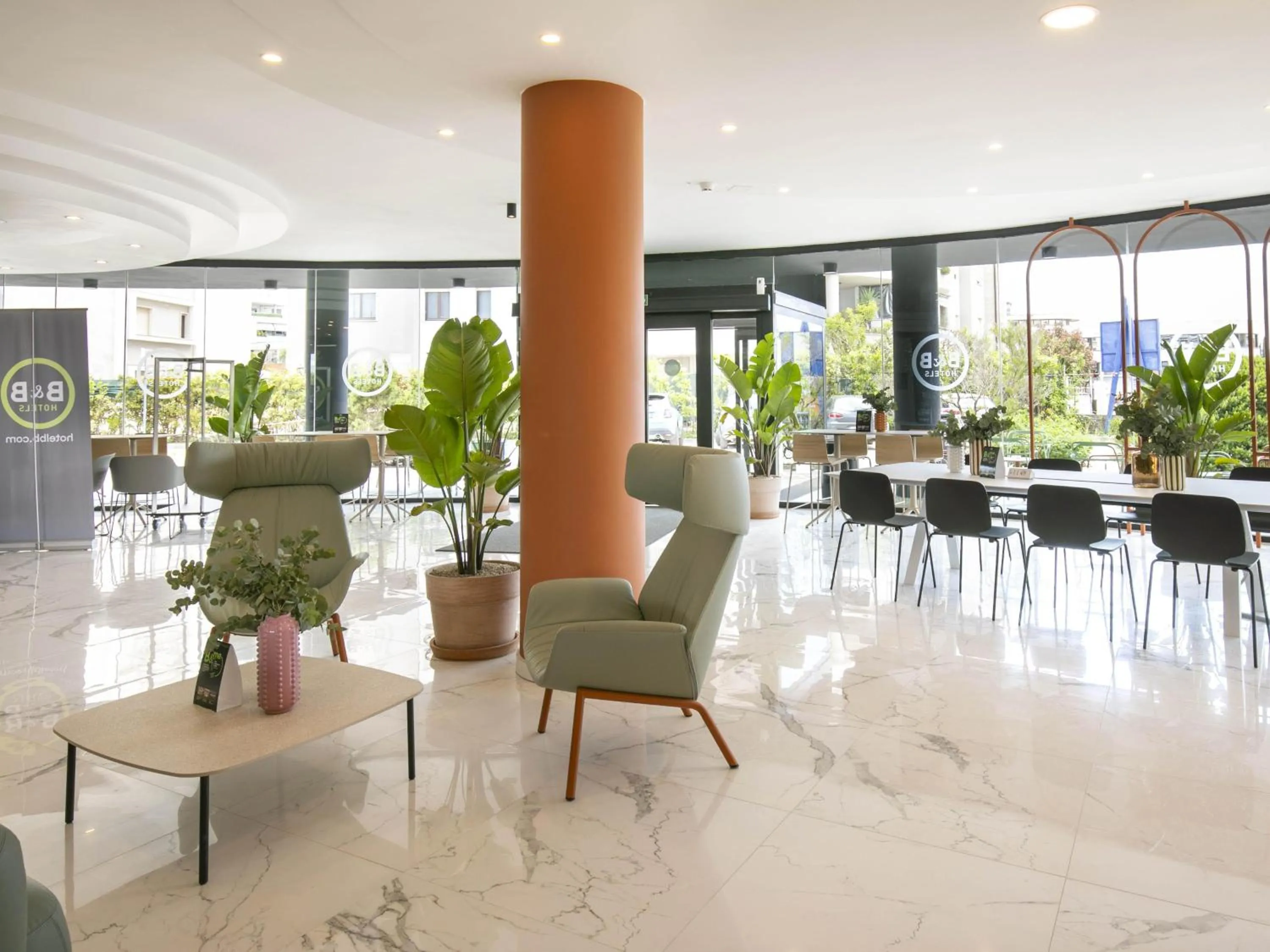 Lobby or reception in B&B HOTEL Latina