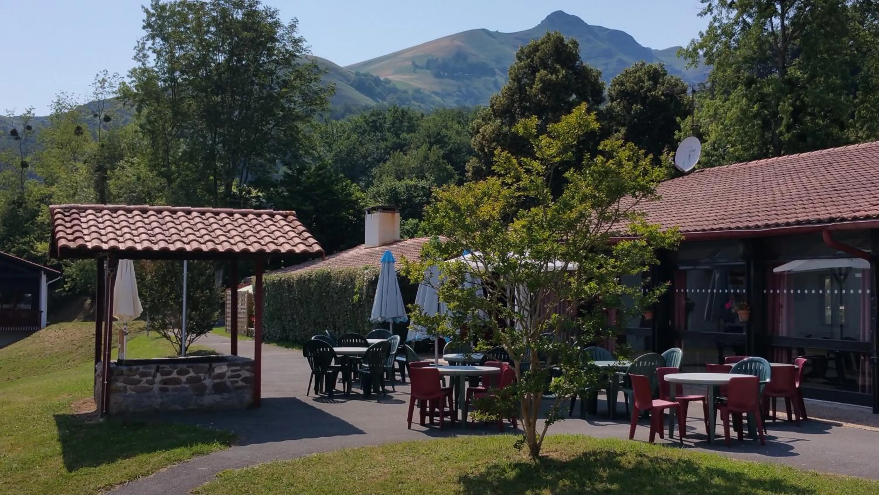 Patio in VVF Pays Basque Saint-Étienne-de-Baïgorry