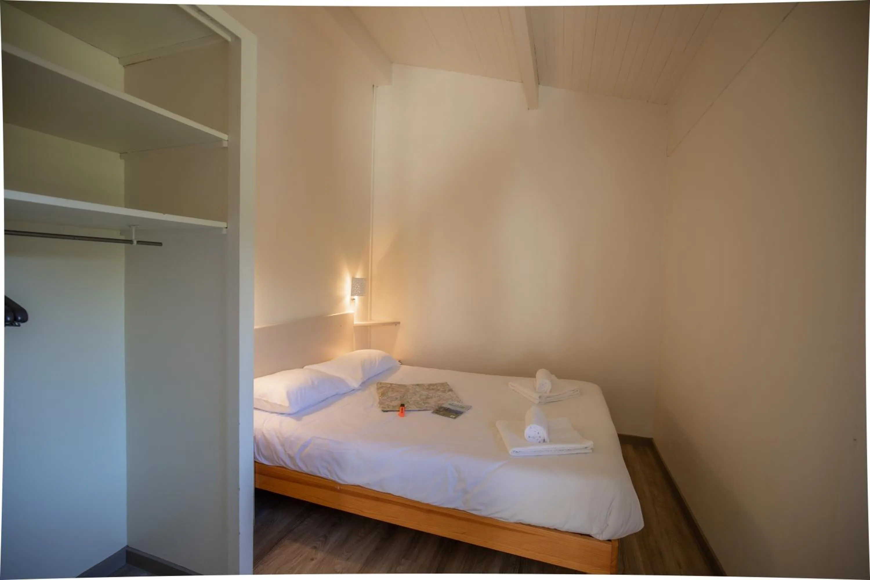 Bedroom, Bed in VVF Pays Basque Saint-Étienne-de-Baïgorry